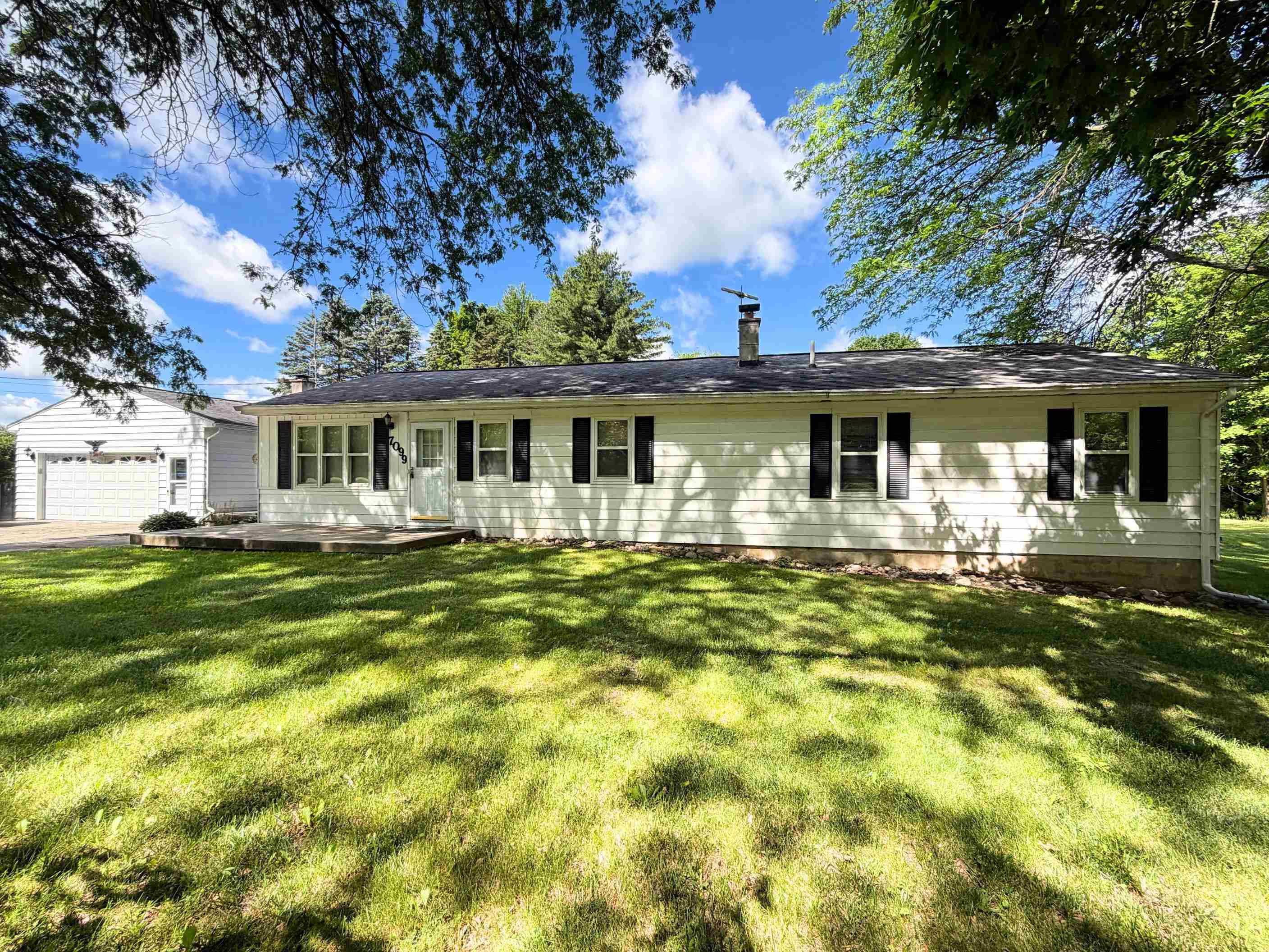 7099 N Henderson Road, Davison, MI 48420 — Photo 2
