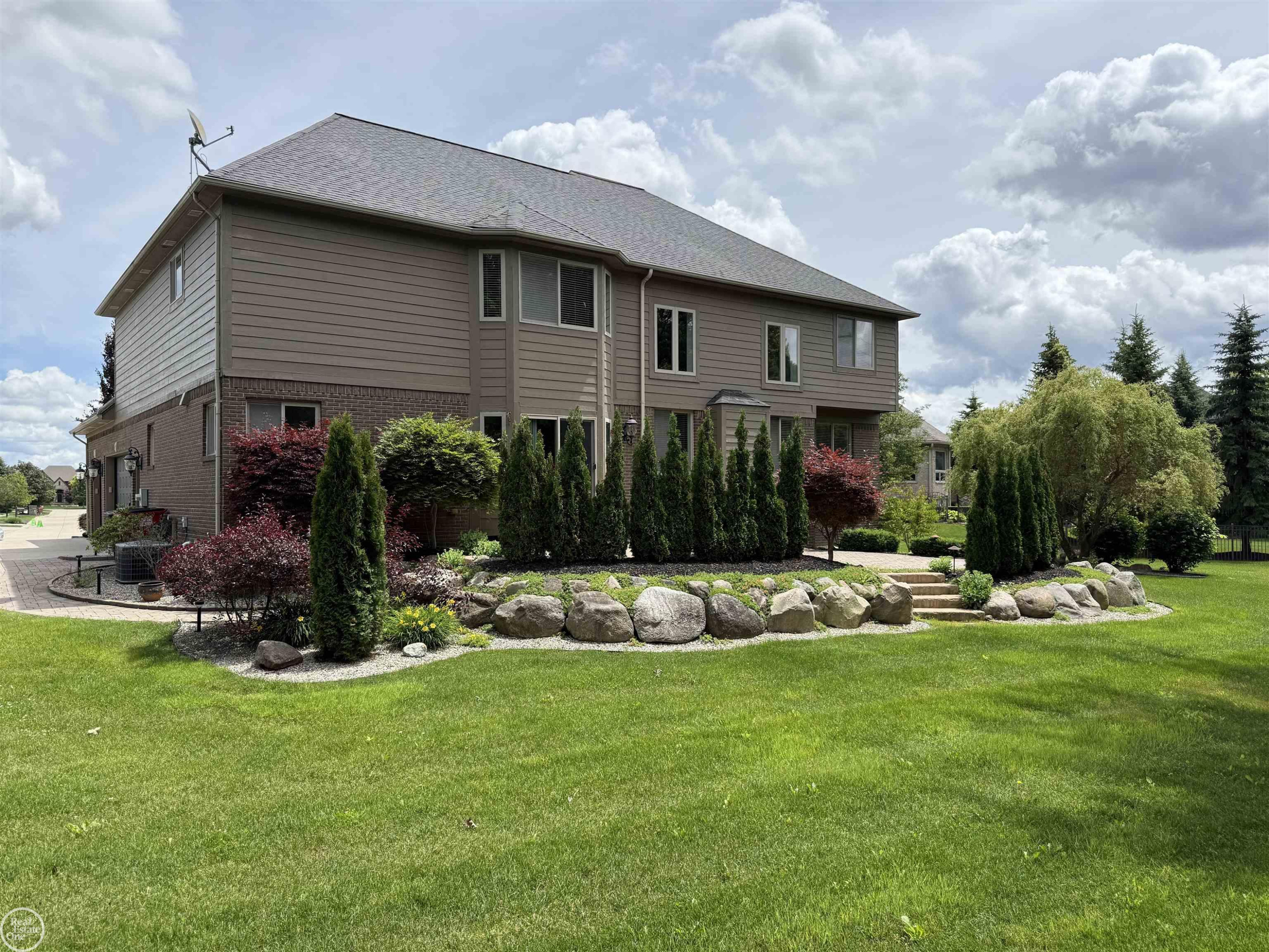 6024 HARBOR Court, MI — Photo 2