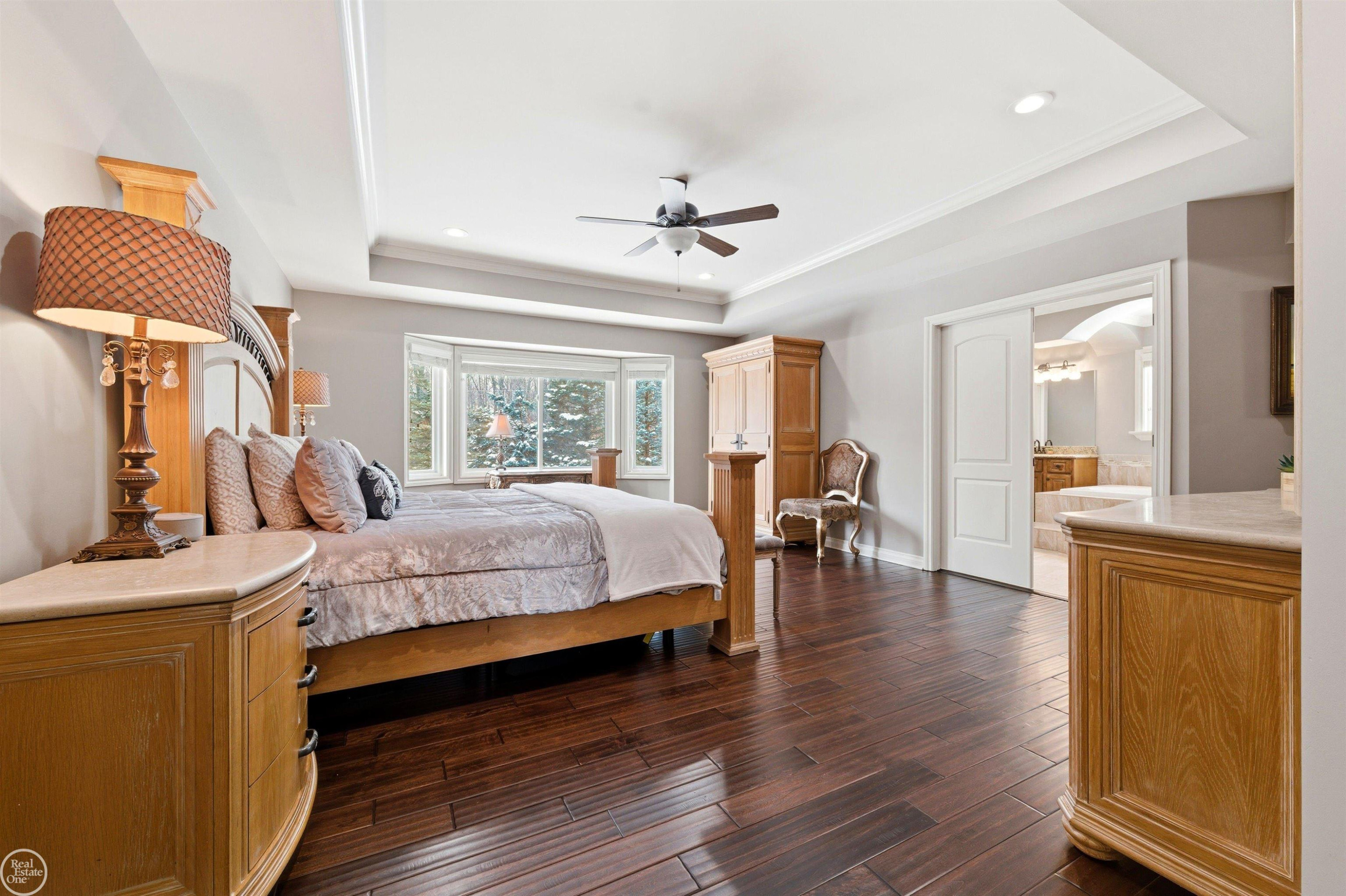 6024 HARBOR Court, MI — Photo 30