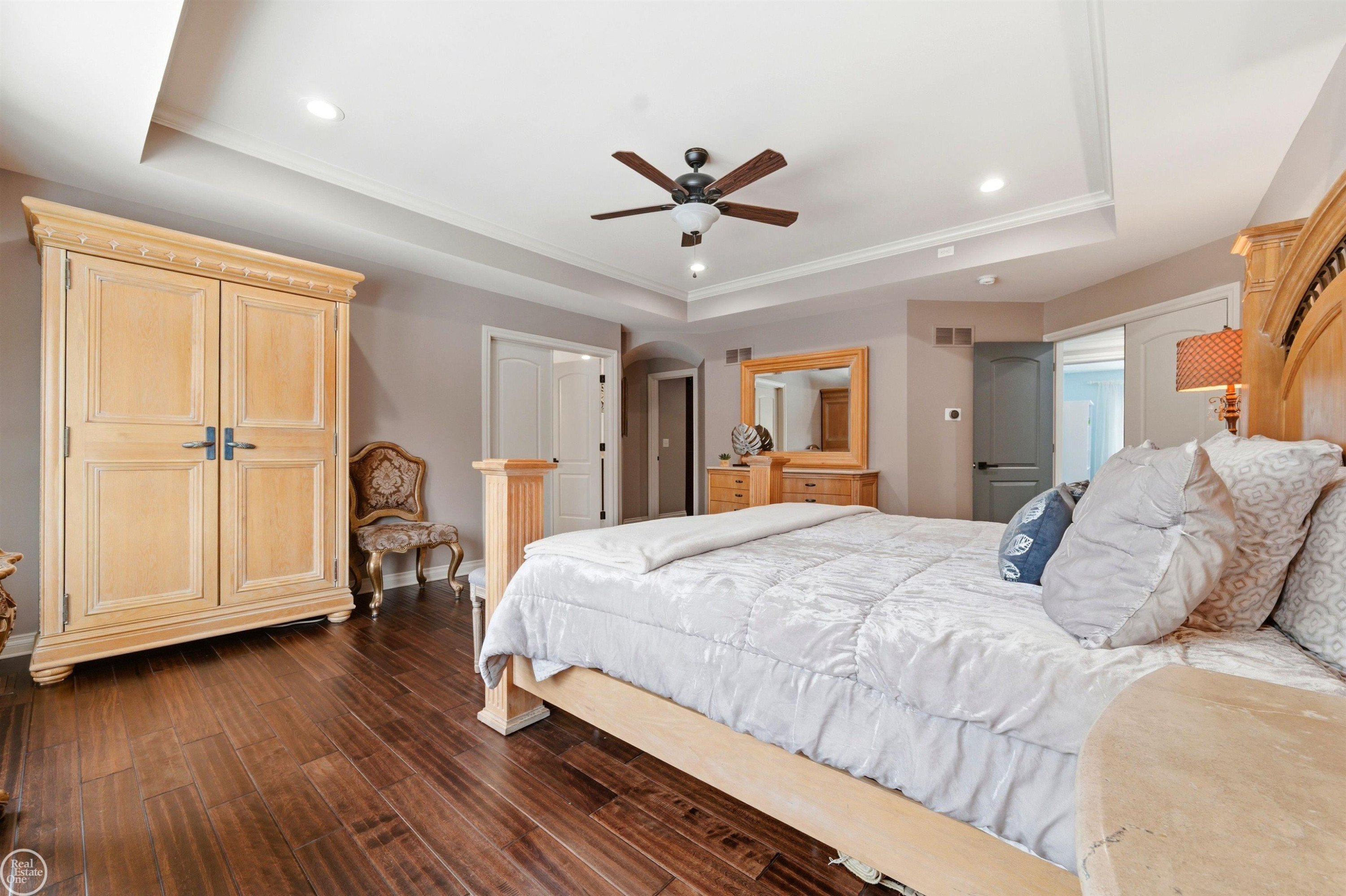 6024 HARBOR Court, MI — Photo 33