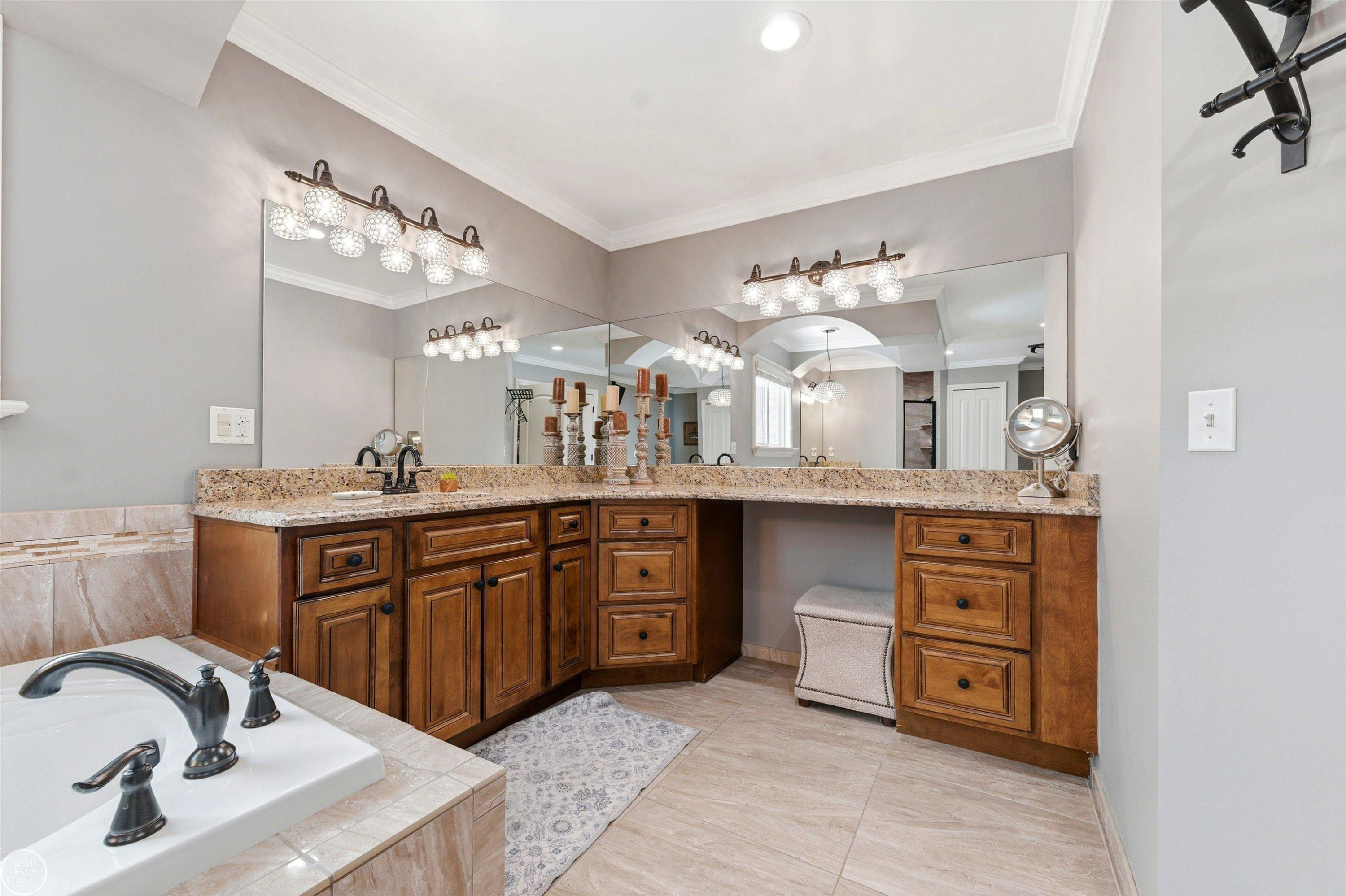 6024 HARBOR Court, MI — Photo 37
