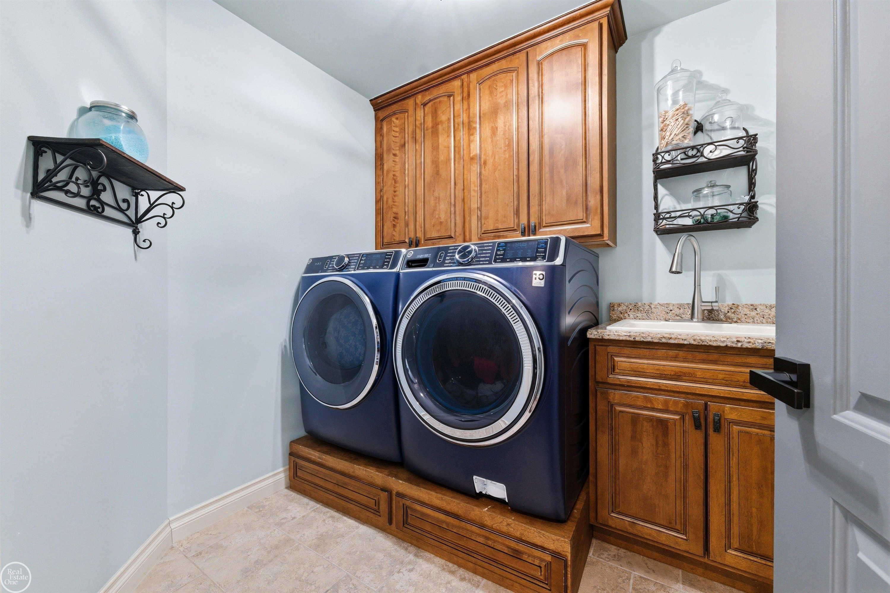 6024 HARBOR Court, MI — Photo 40
