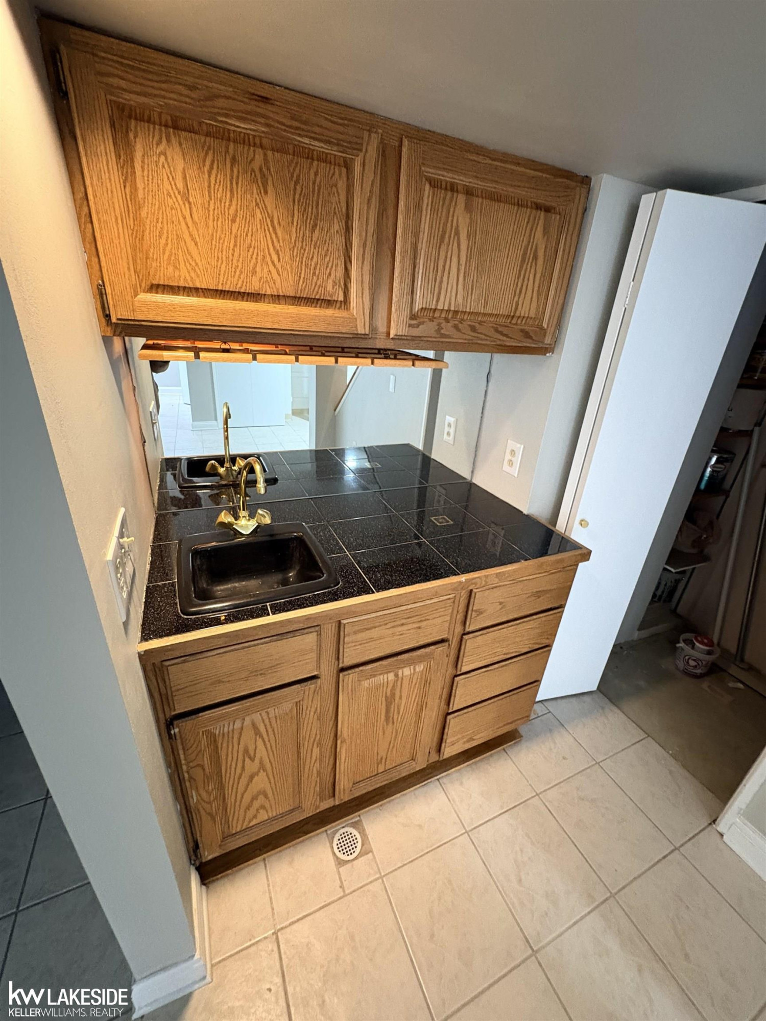 616 byron ct Road, Rochester, MI 48307 — Photo 5