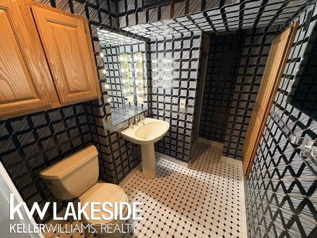 616 byron ct Road, Rochester, MI 48307 — Photo 15