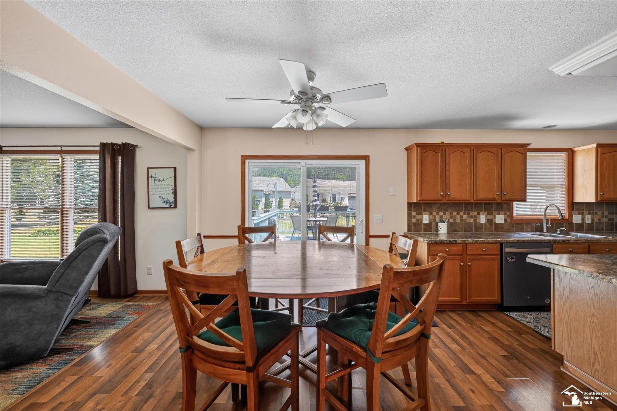 9078 Village Meadows Drive, Temperance, MI 48182 — Photo 11