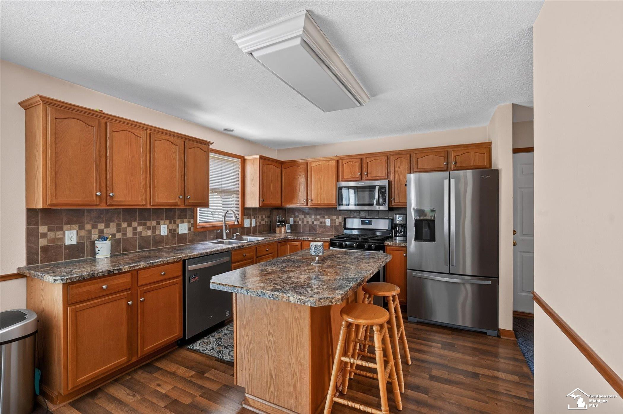 9078 Village Meadows Drive, Temperance, MI 48182 — Photo 12