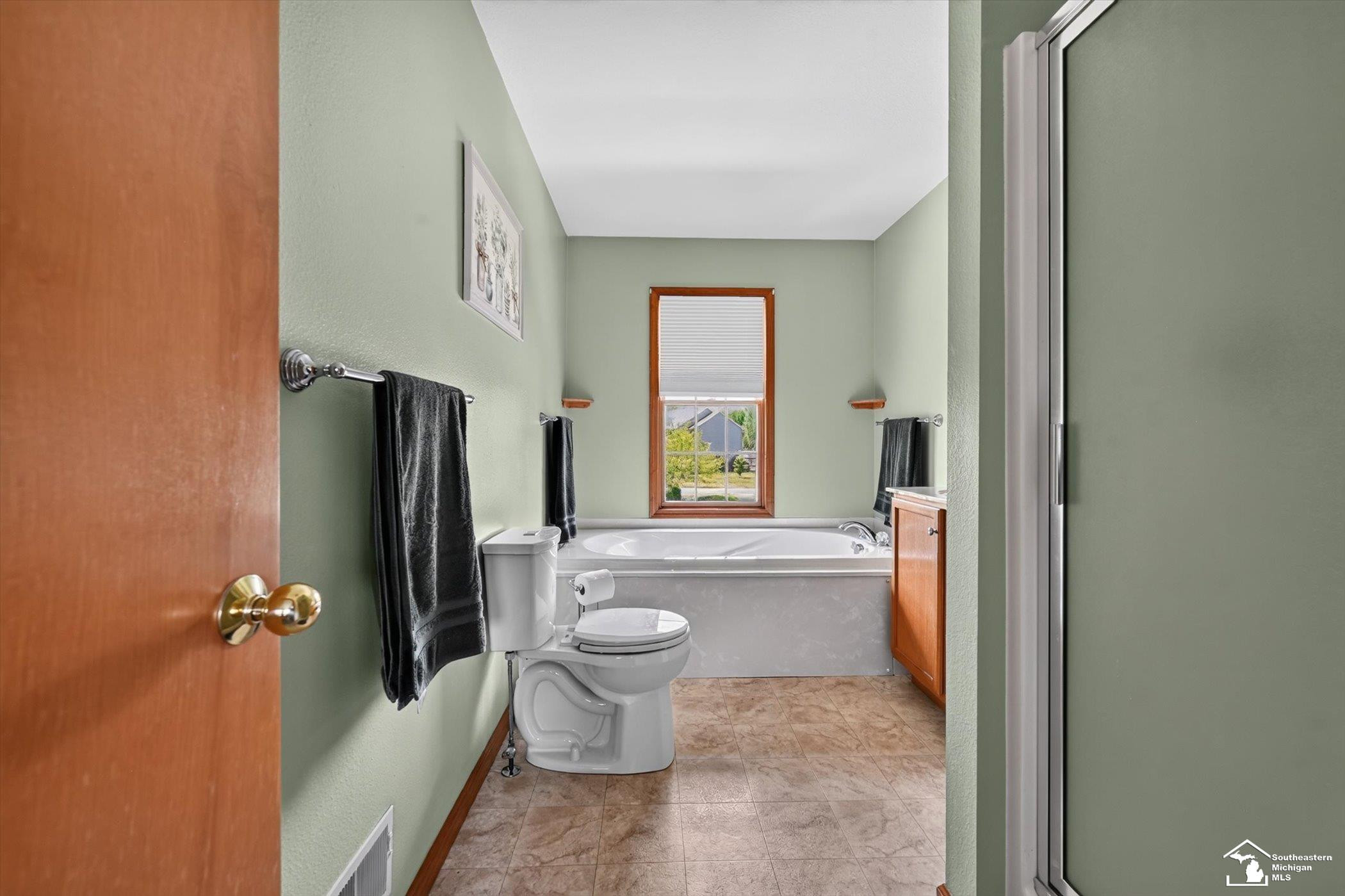 9078 Village Meadows Drive, Temperance, MI 48182 — Photo 21