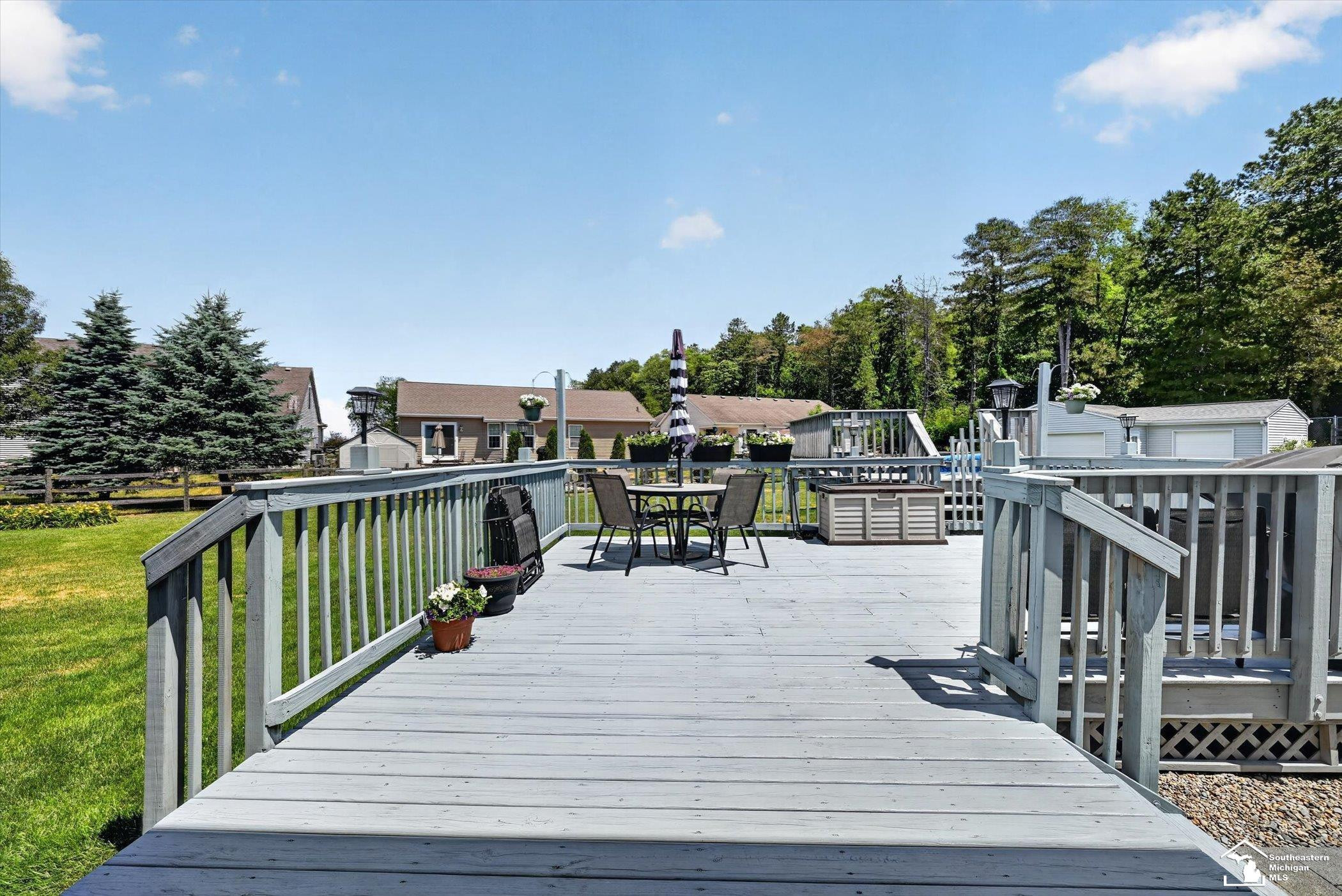 9078 Village Meadows Drive, Temperance, MI 48182 — Photo 35