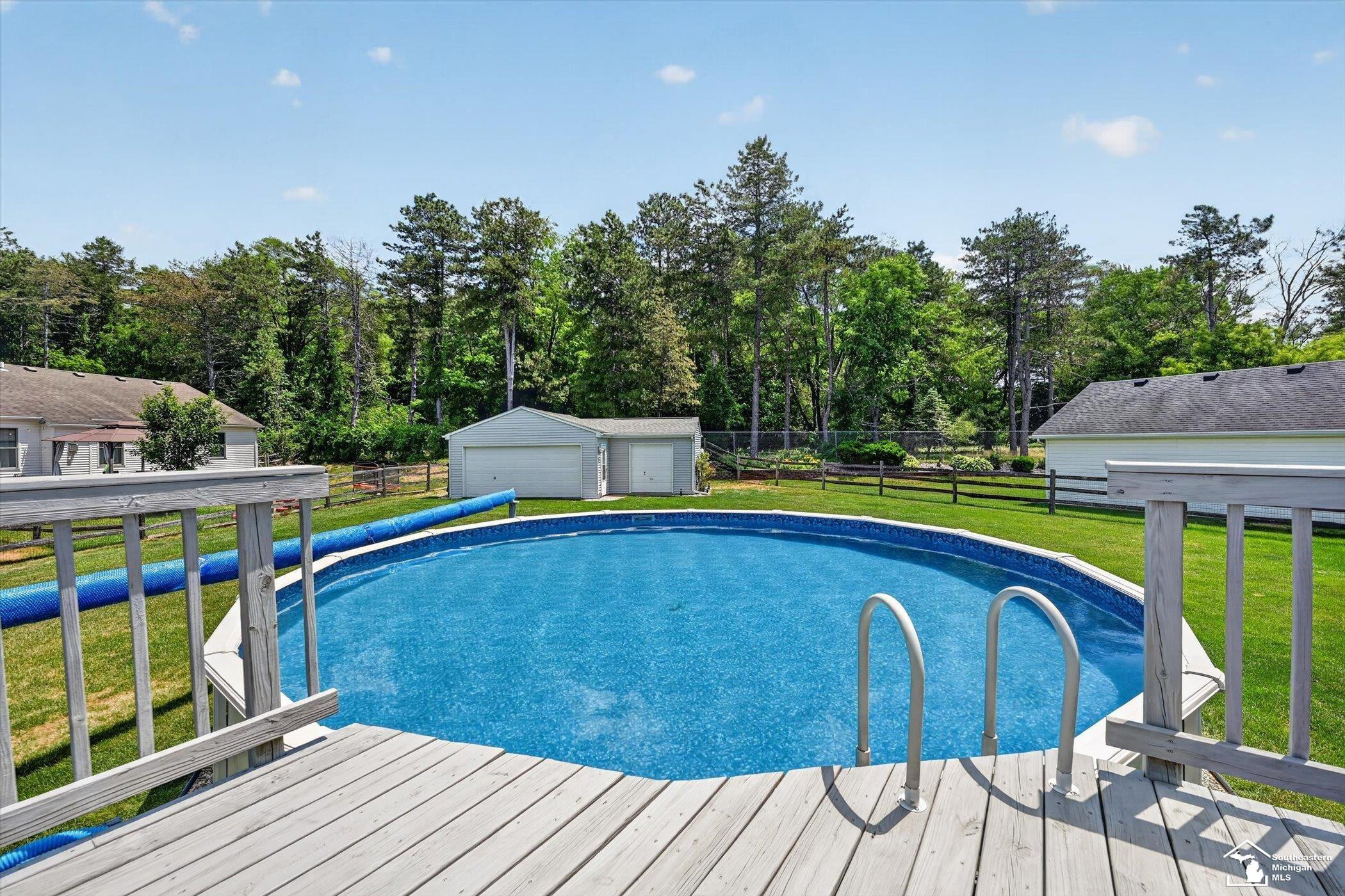 9078 Village Meadows Drive, Temperance, MI 48182 — Photo 37