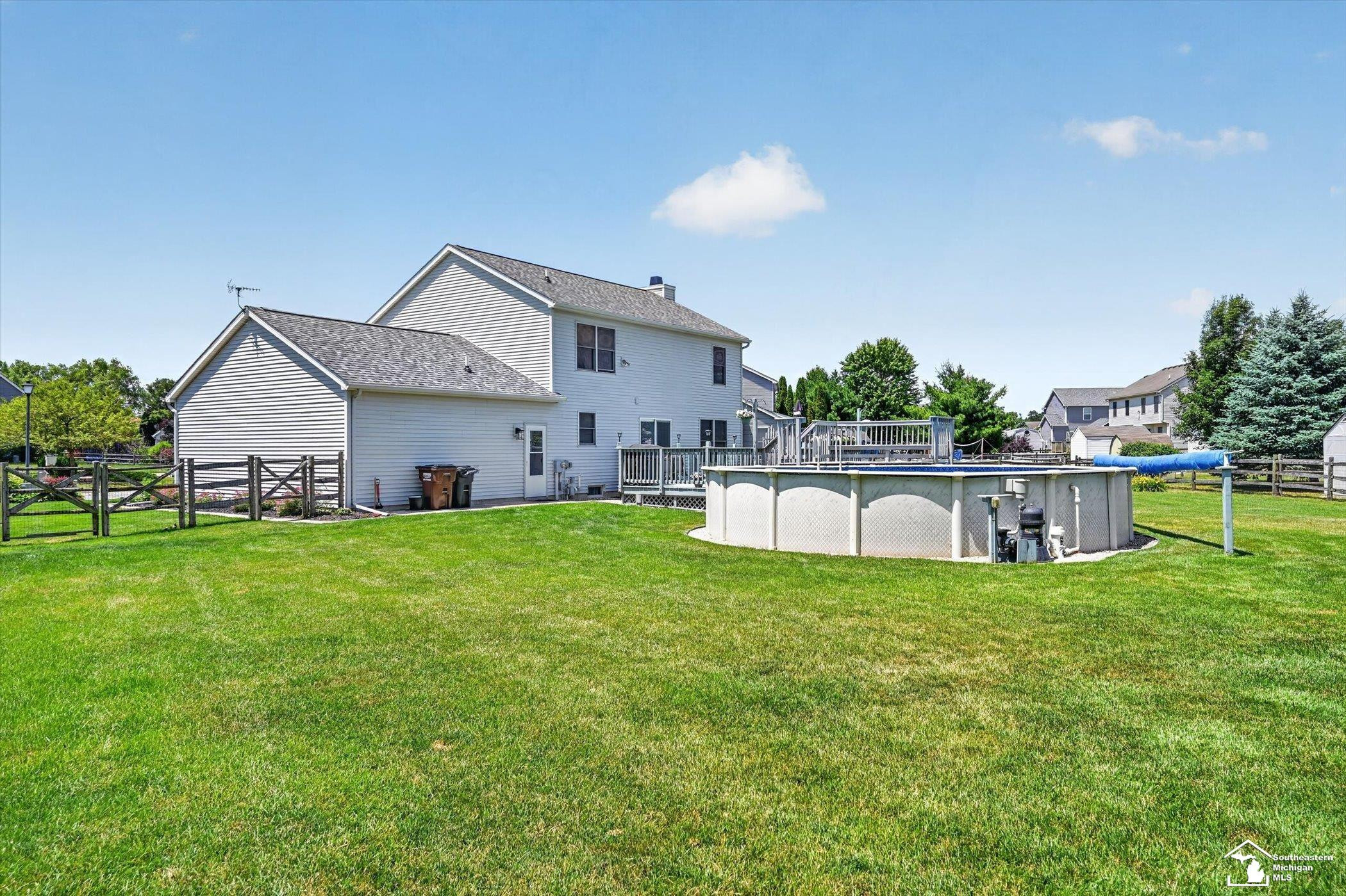 9078 Village Meadows Drive, Temperance, MI 48182 — Photo 40