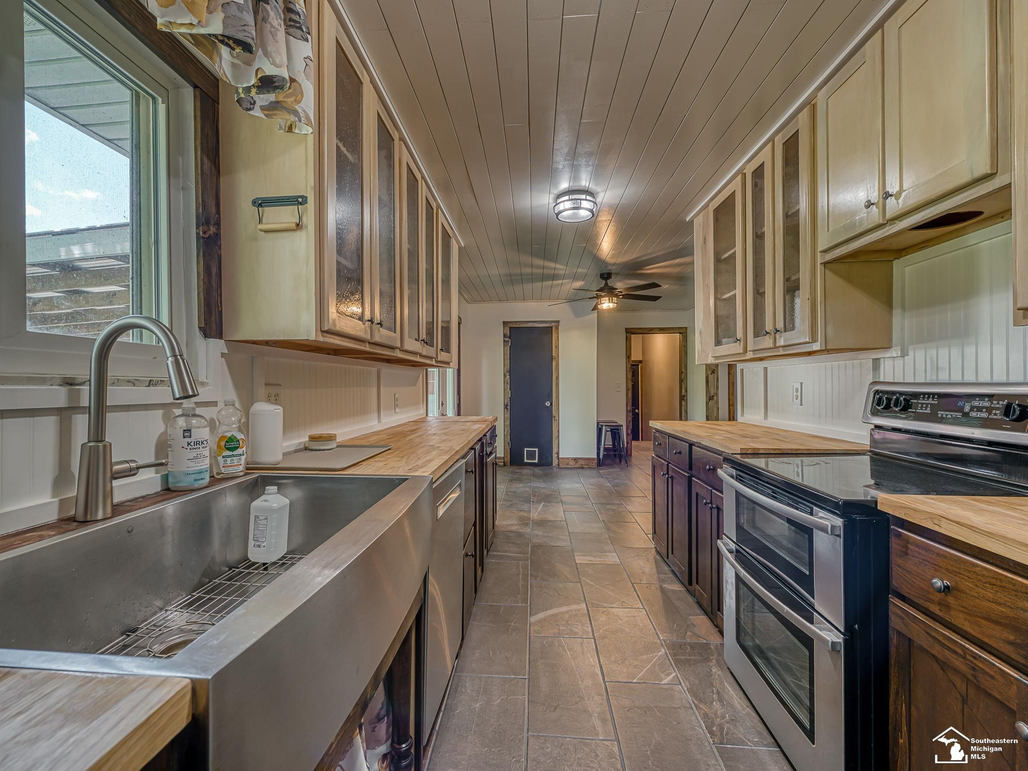 10937 Armstrong Road, MI — Photo 18