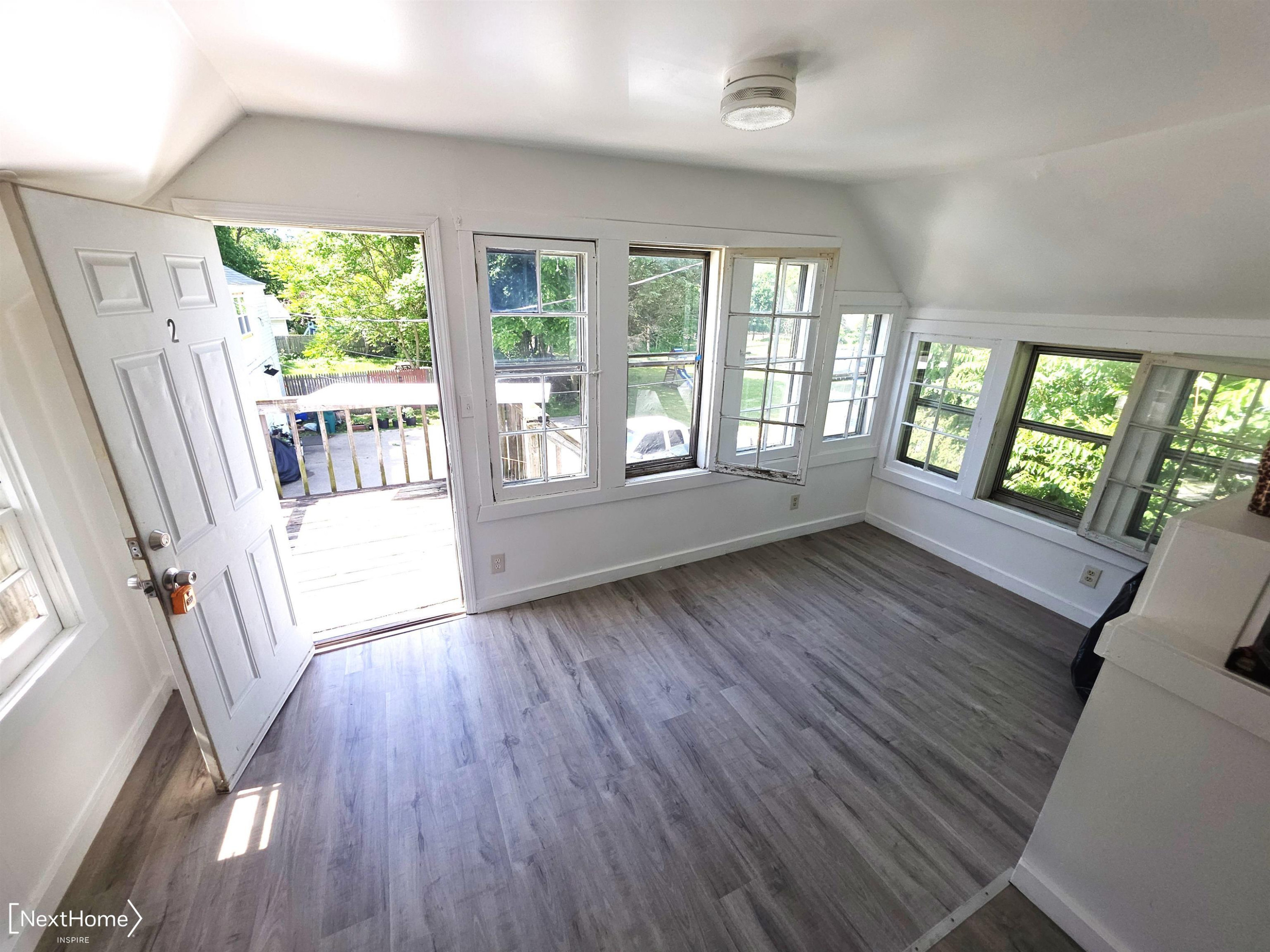 988 Corunna Avenue, Owosso, MI 48867 — Photo 4