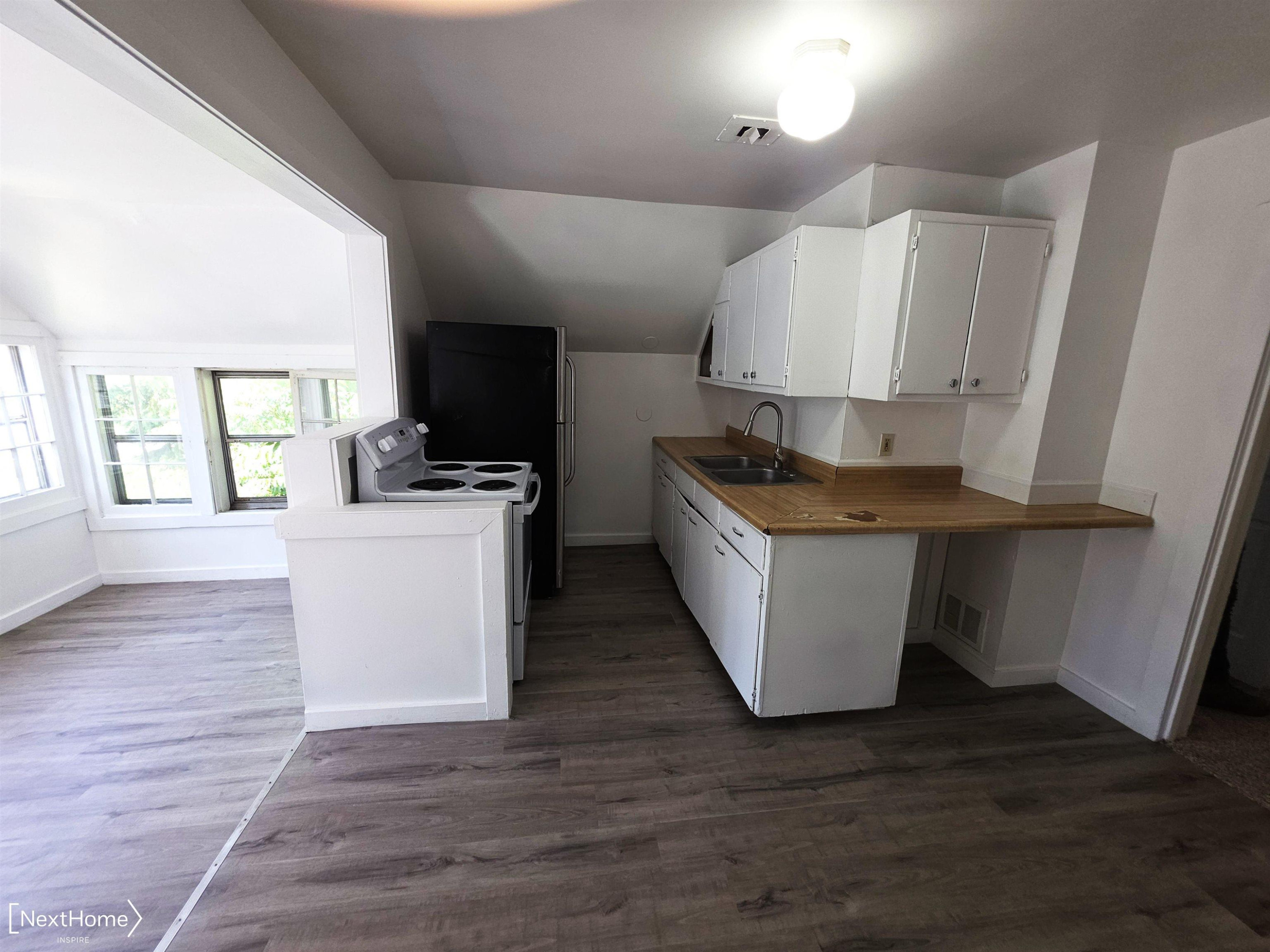 988 Corunna Avenue, Owosso, MI 48867 — Photo 8