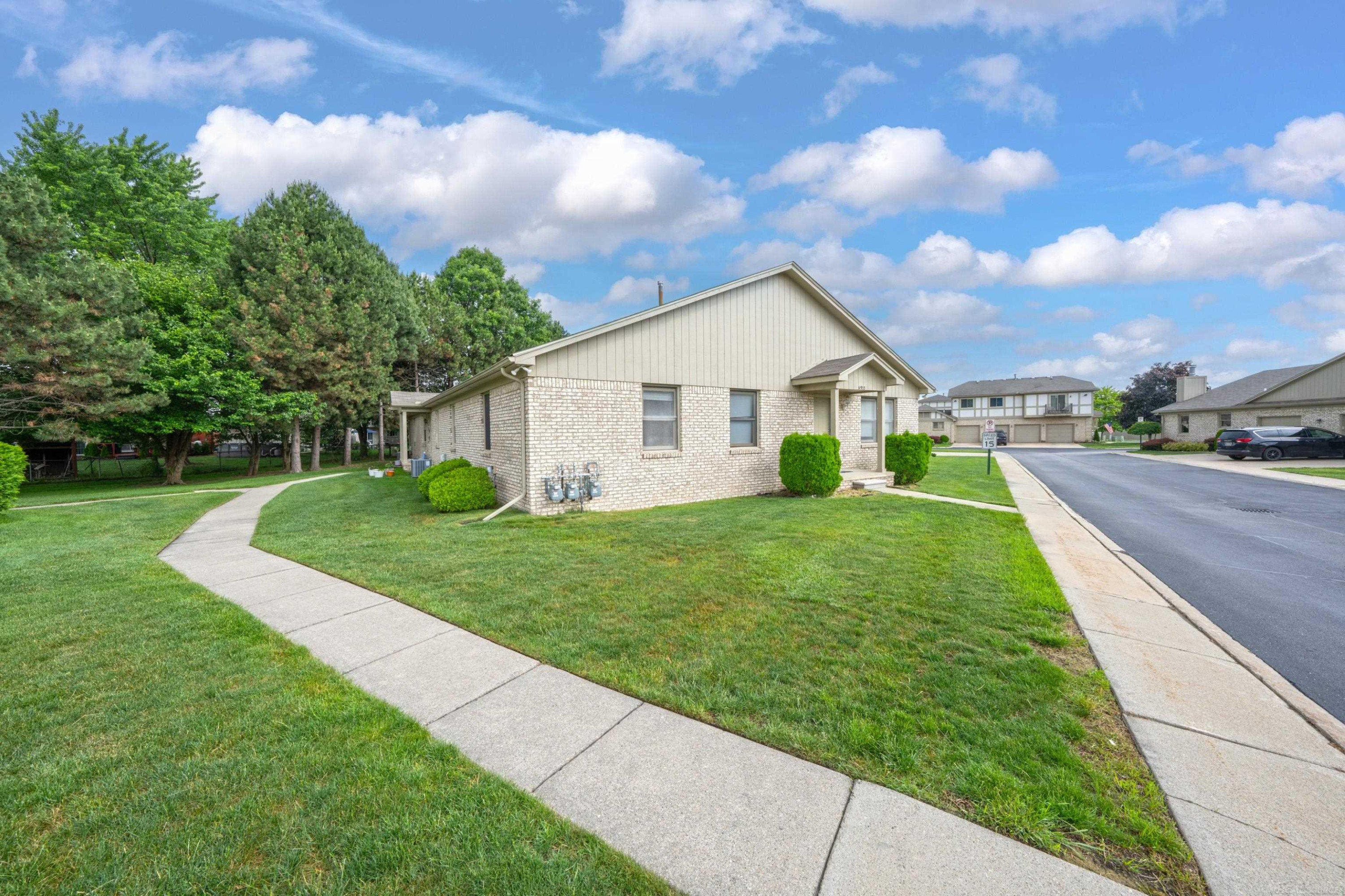 41933 King Edward Court, Clinton Twp, MI 48038 — Photo 2