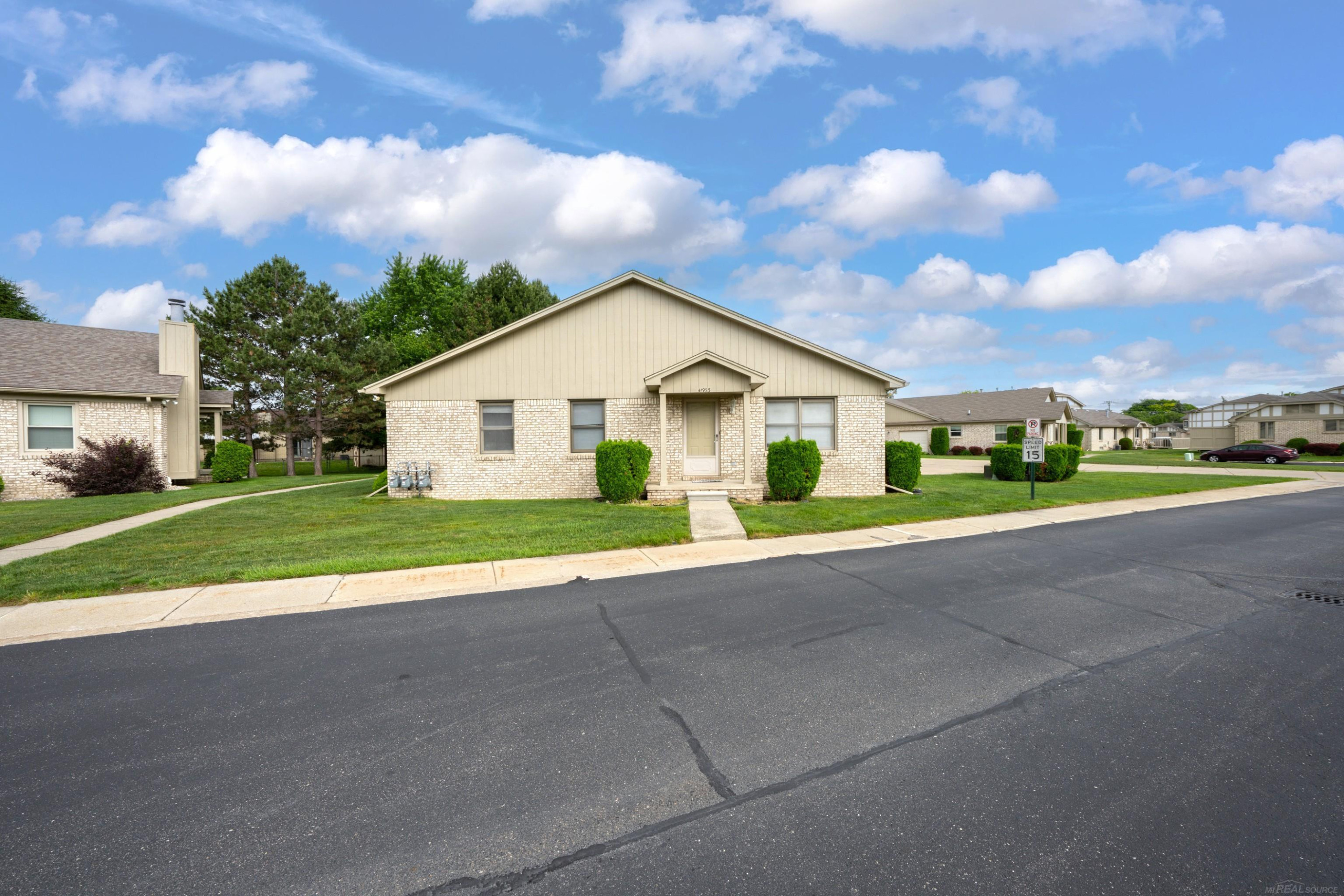 41933 King Edward Court, Clinton Twp, MI 48038 — Photo 3