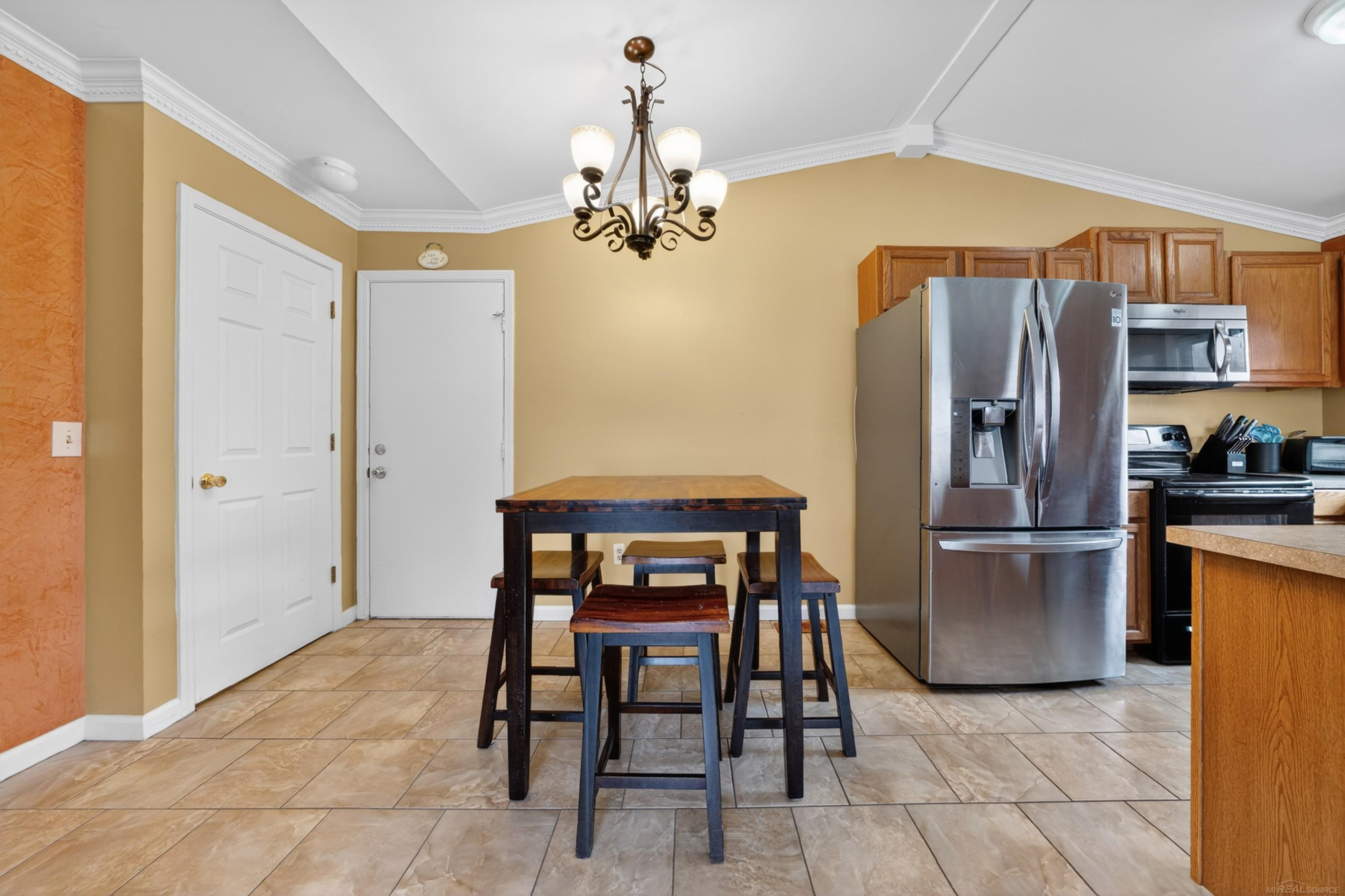 41933 King Edward Court, Clinton Twp, MI 48038 — Photo 11