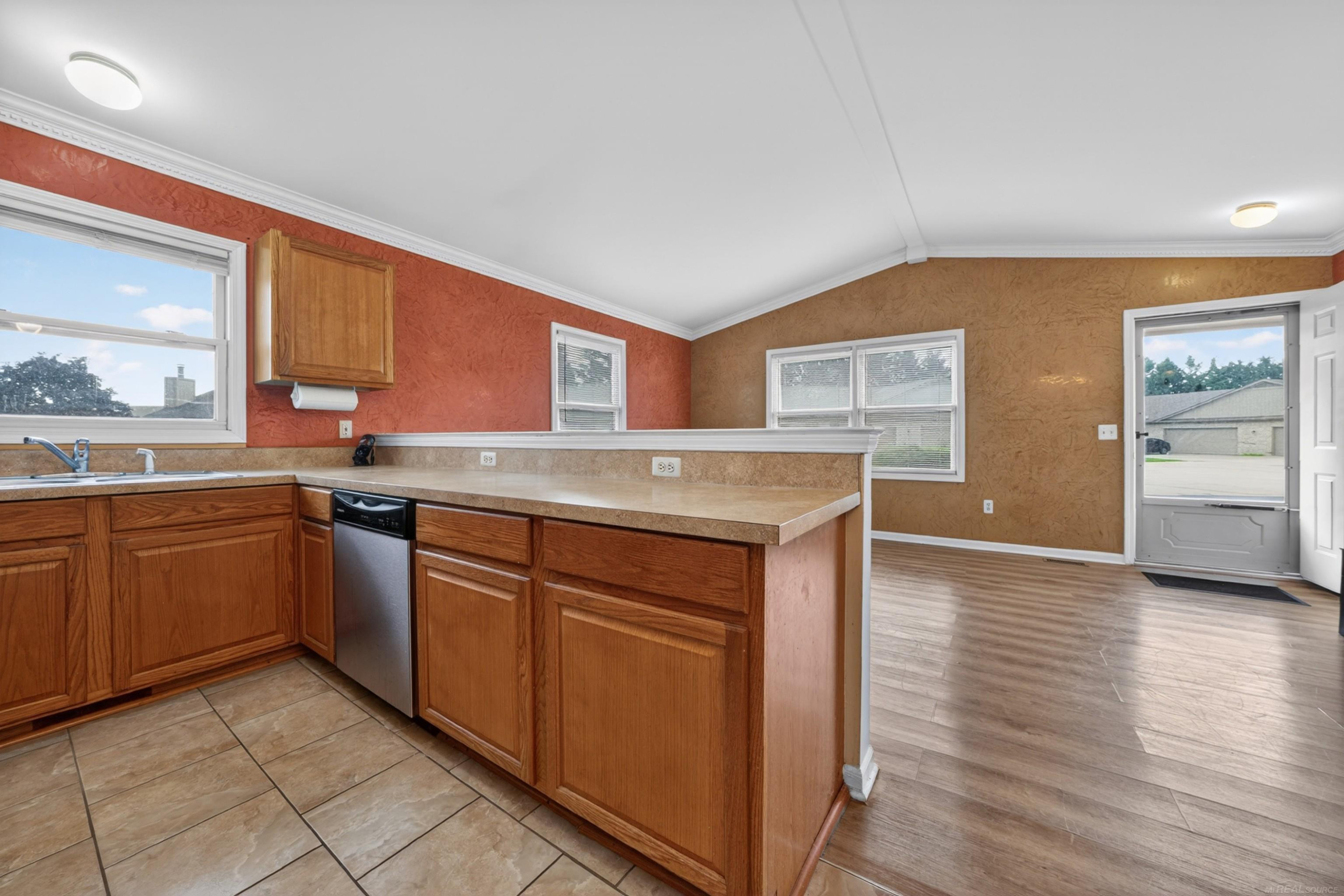 41933 King Edward Court, Clinton Twp, MI 48038 — Photo 15
