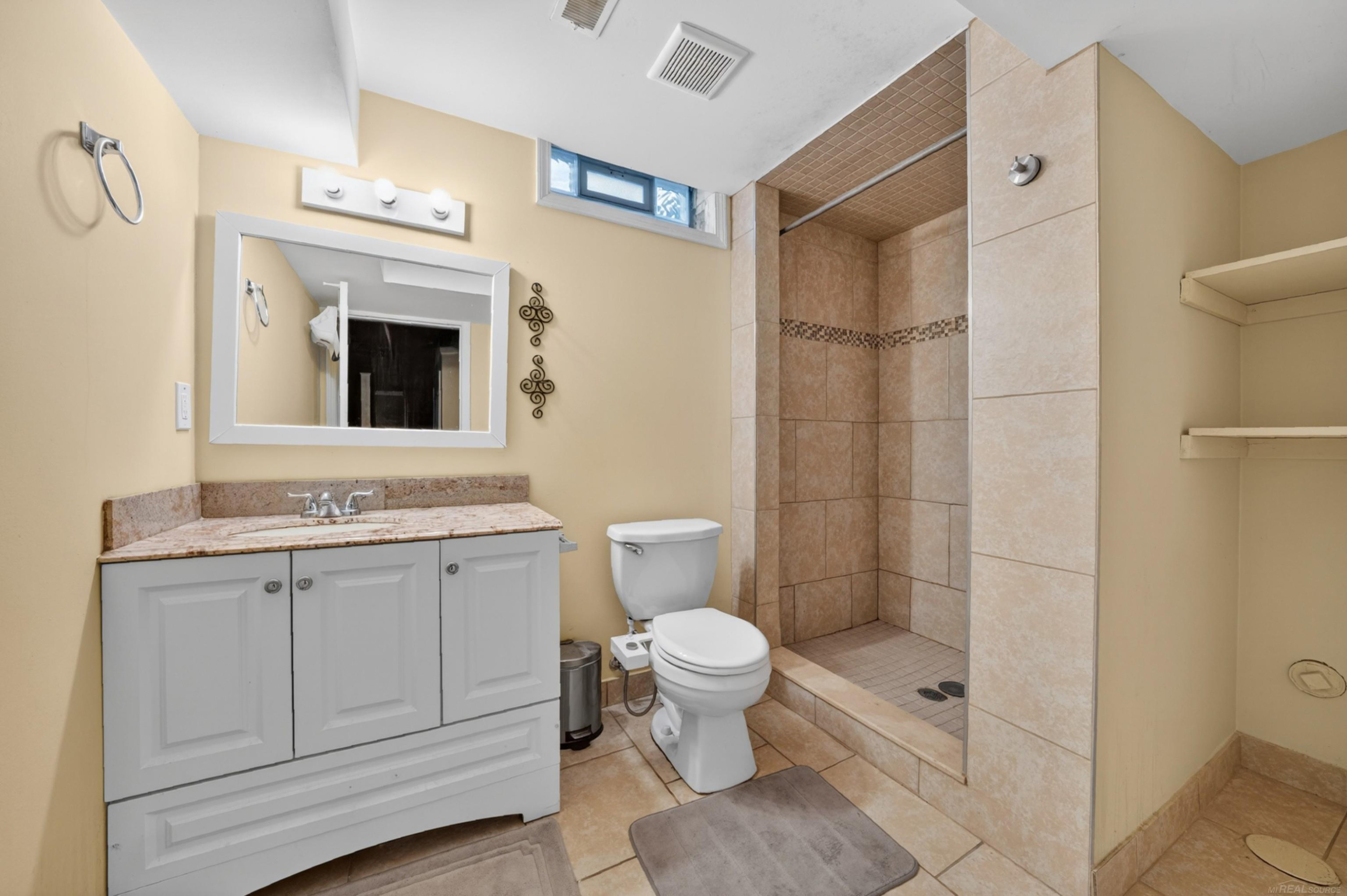 41933 King Edward Court, Clinton Twp, MI 48038 — Photo 20