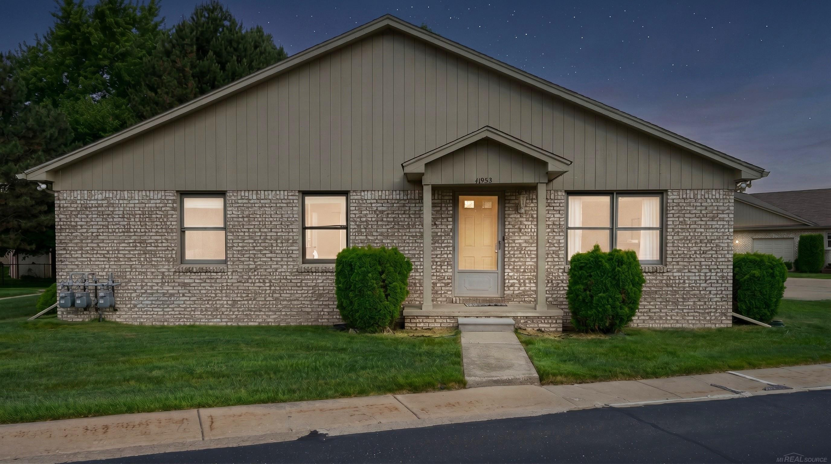 41933 King Edward Court, Clinton Twp, MI 48038 — Photo 28