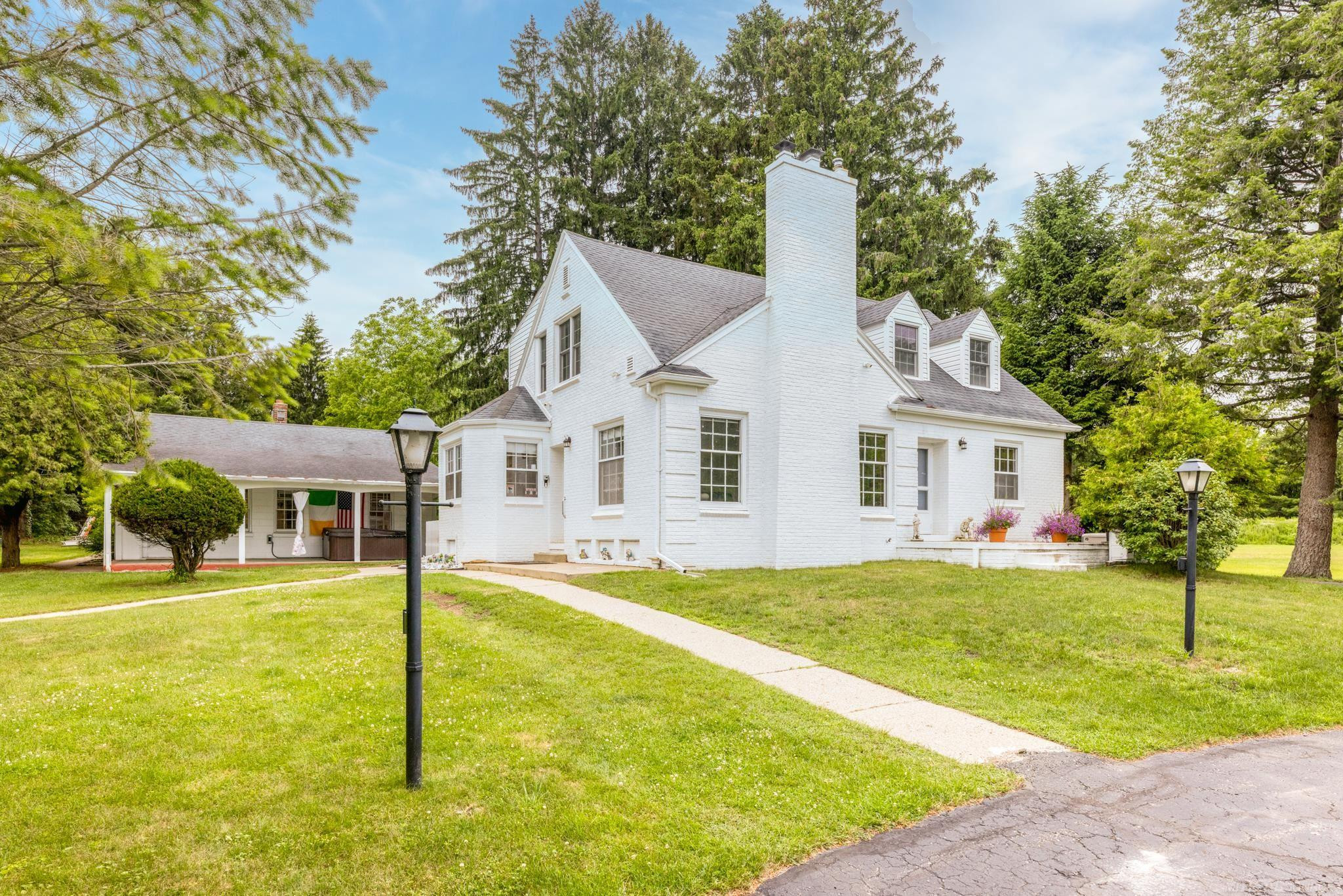 4484 Lakeshore Road, Lexington, MI 48450