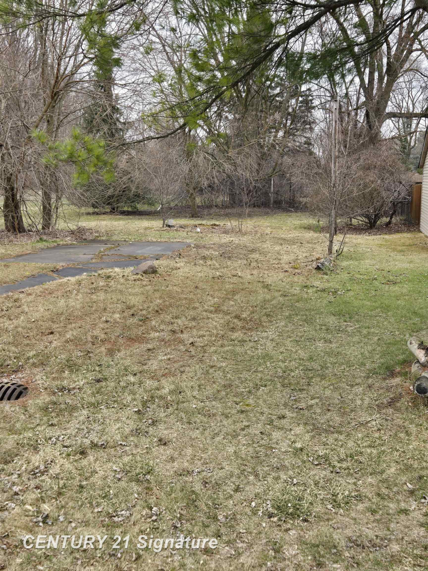 655 Lutzke Road, Saginaw, MI 48609 — Photo 2