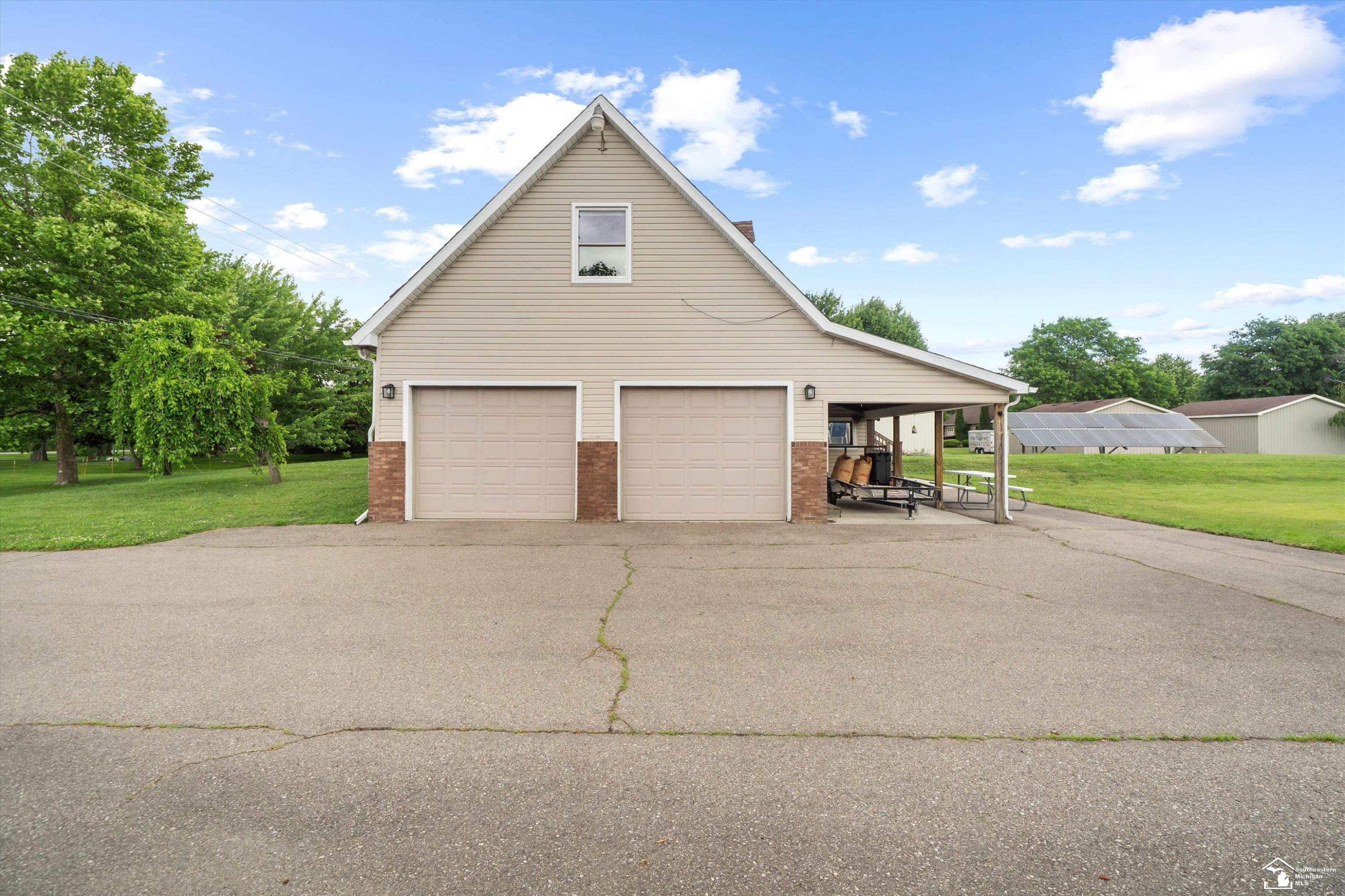 24677 WALTZ Road, New Boston, MI 48164 — Photo 5