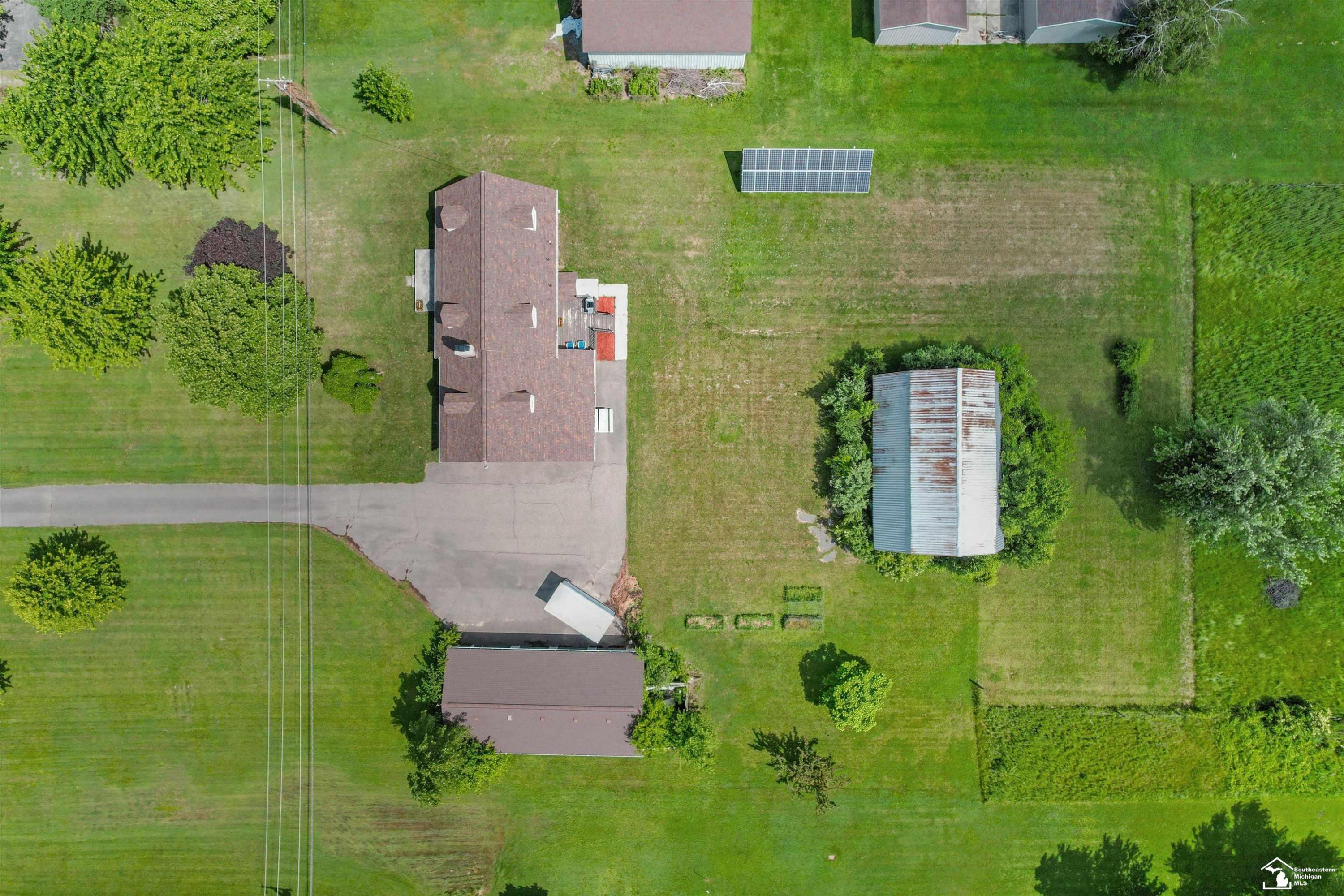 24677 WALTZ Road, New Boston, MI 48164 — Photo 12