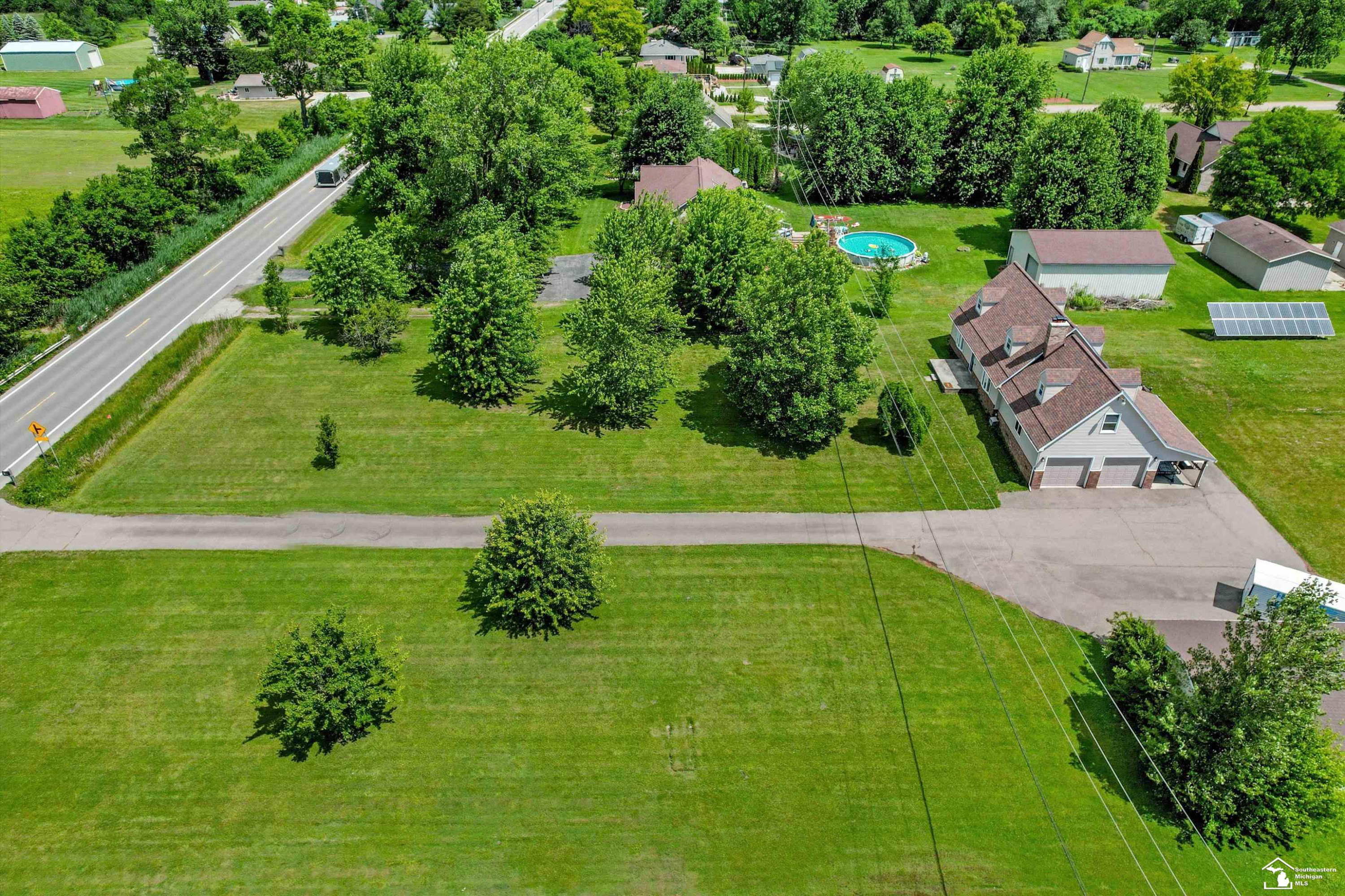 24677 WALTZ Road, New Boston, MI 48164 — Photo 13