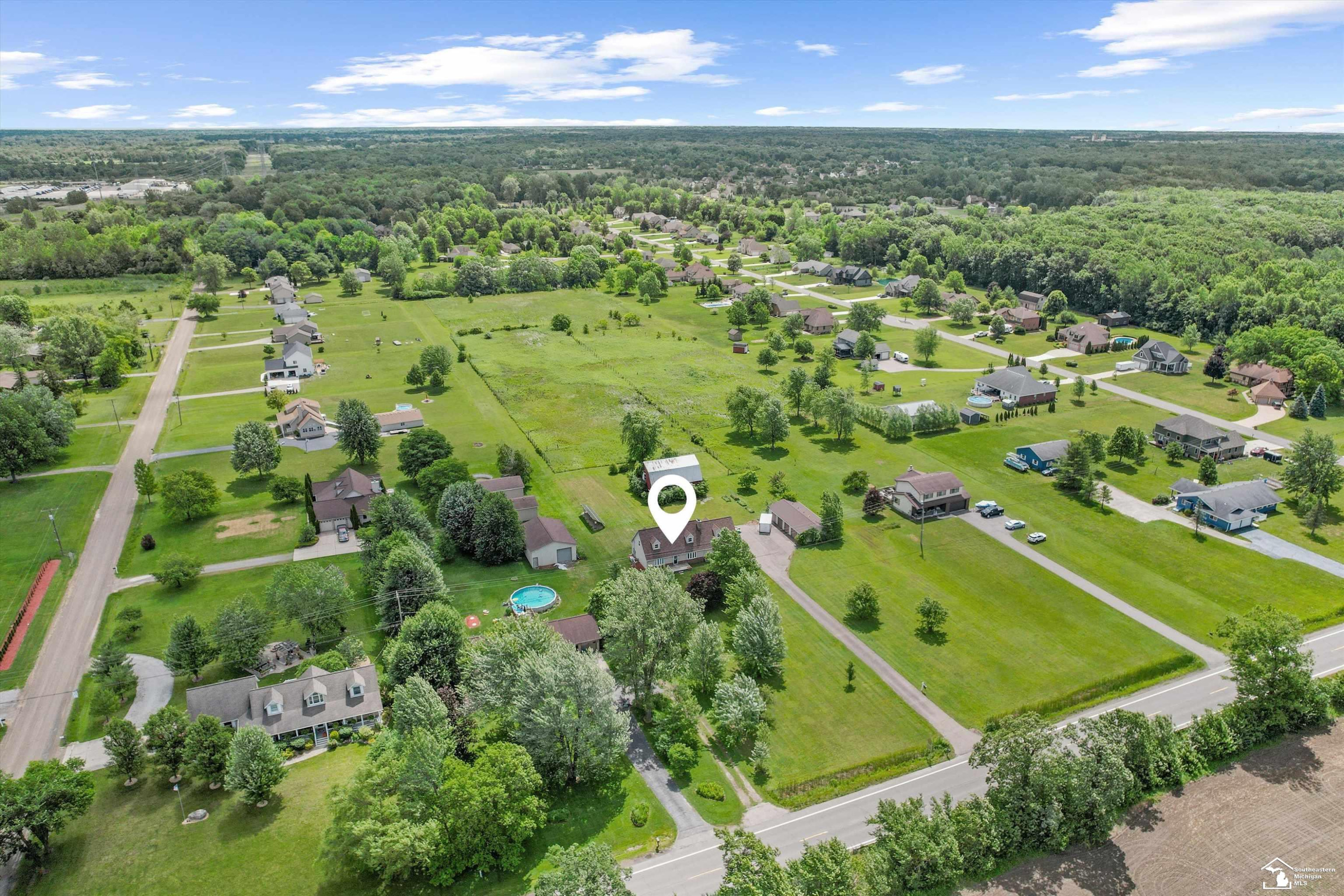 24677 WALTZ Road, New Boston, MI 48164 — Photo 16