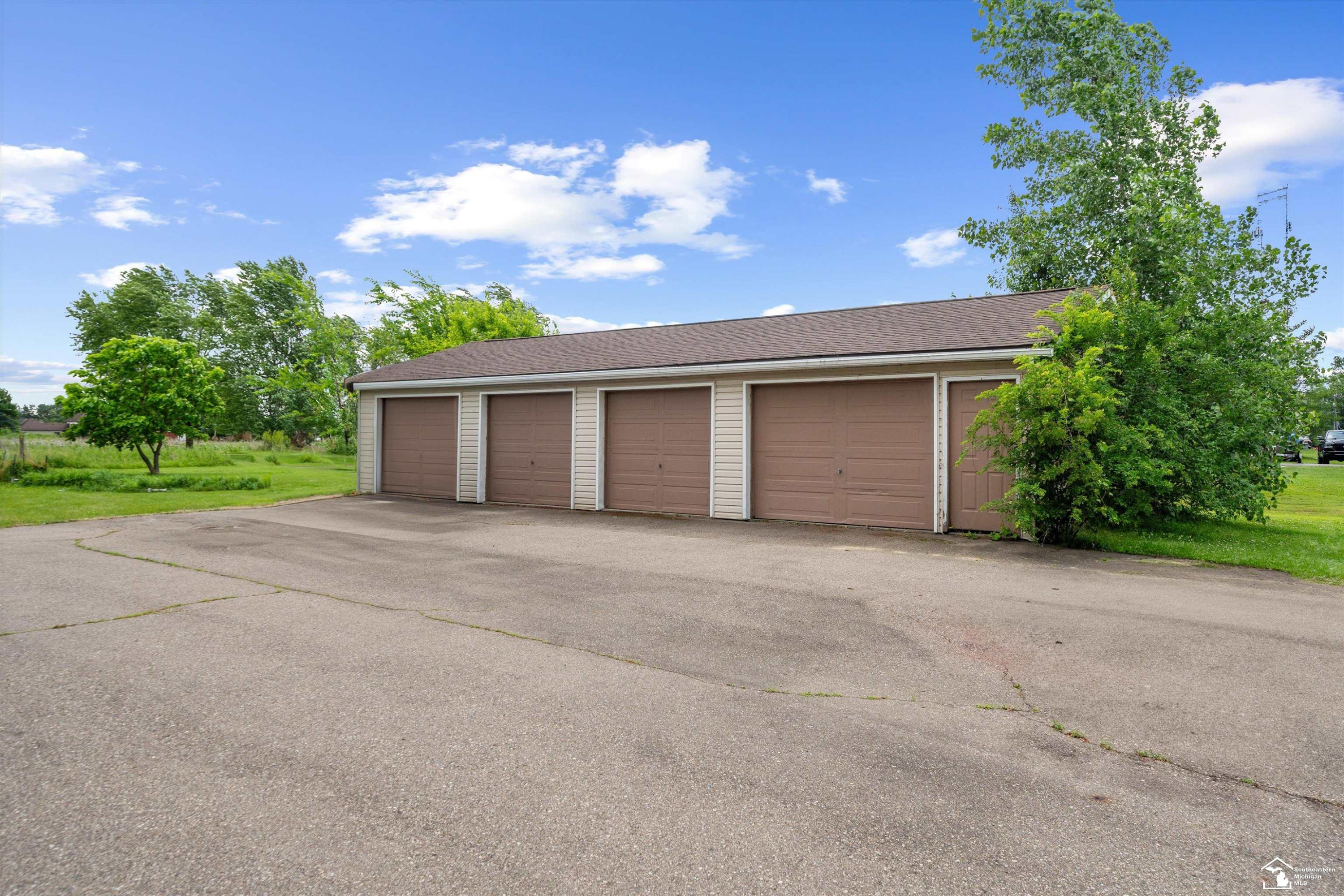 24677 WALTZ Road, New Boston, MI 48164 — Photo 57