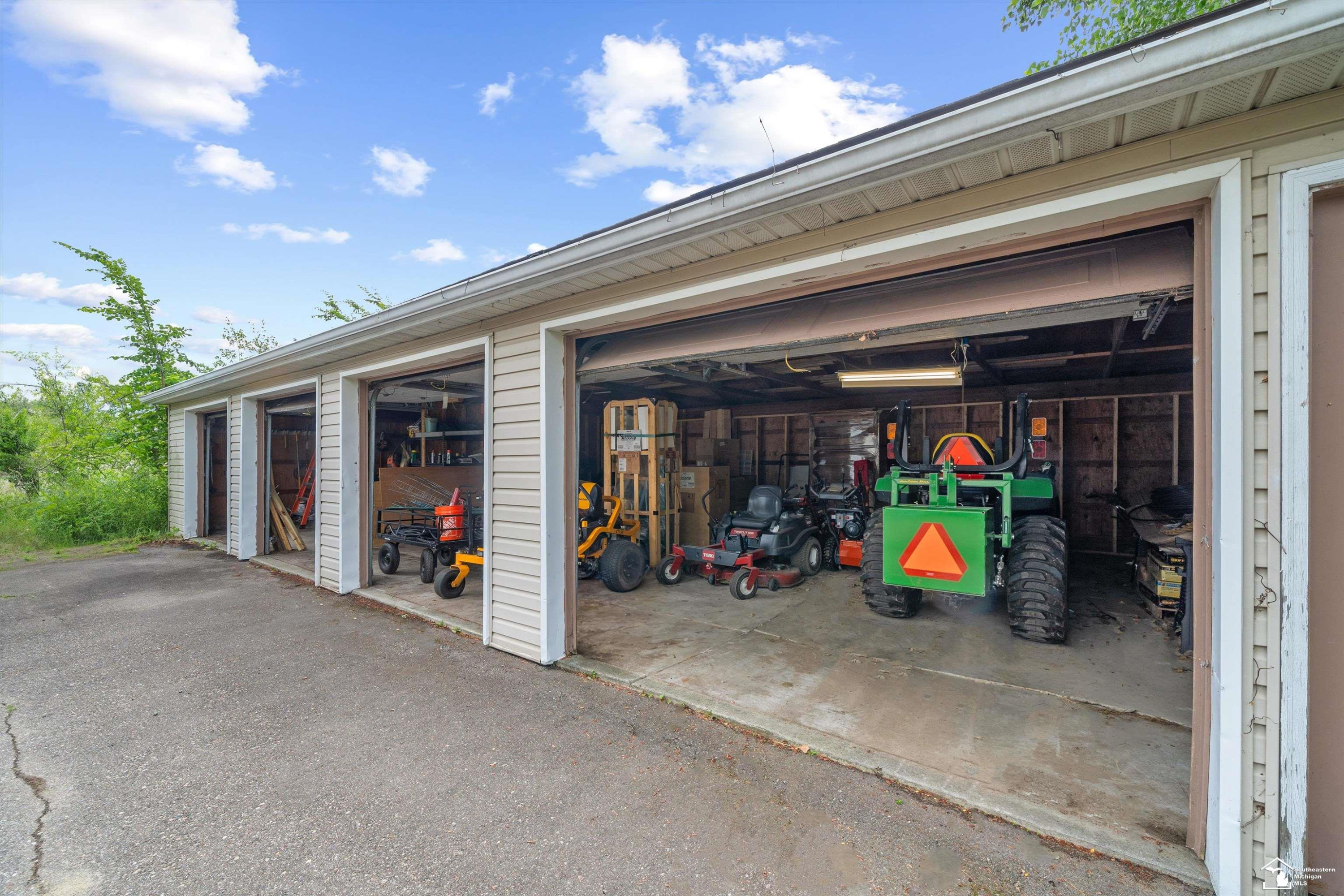 24677 WALTZ Road, New Boston, MI 48164 — Photo 58