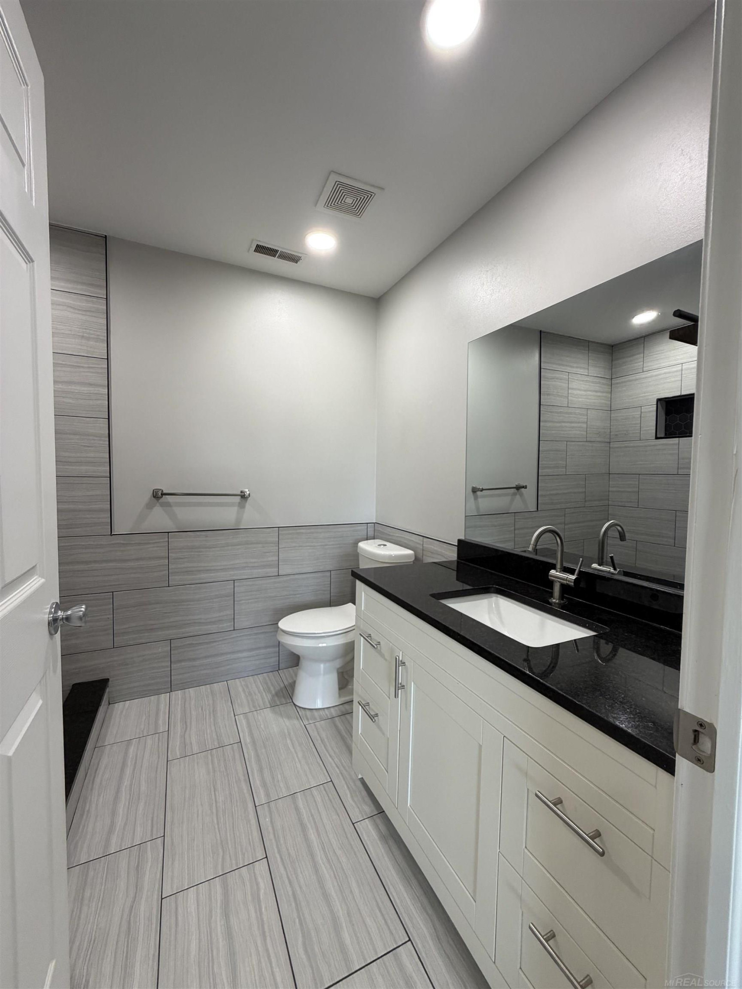 51768 Adler Park Drive, Chesterfield, MI — Photo 32