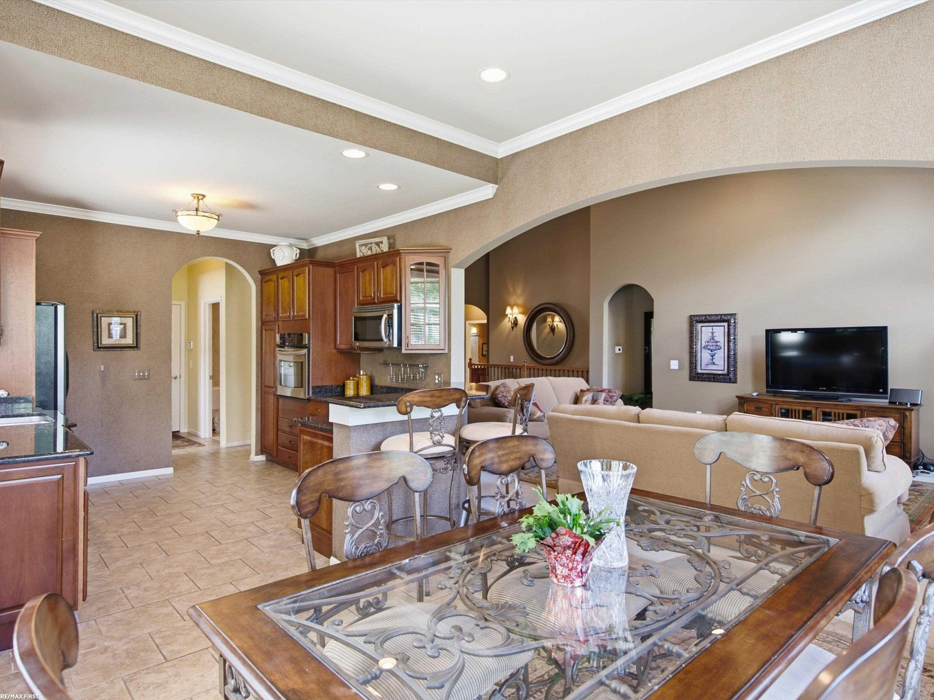 30161 Trailwood Drive, Warren, MI 48092 — Photo 16