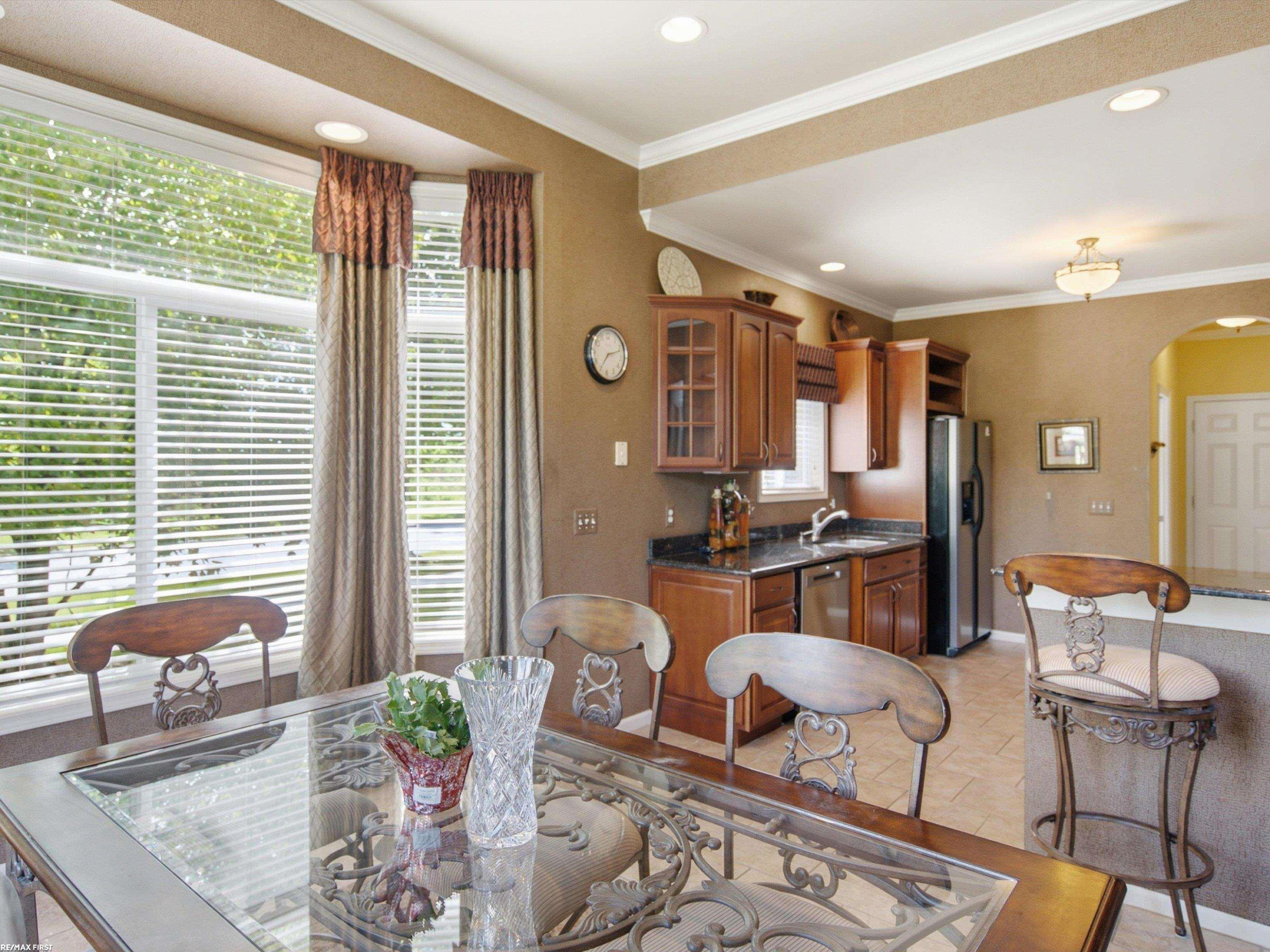 30161 Trailwood Drive, Warren, MI 48092 — Photo 17