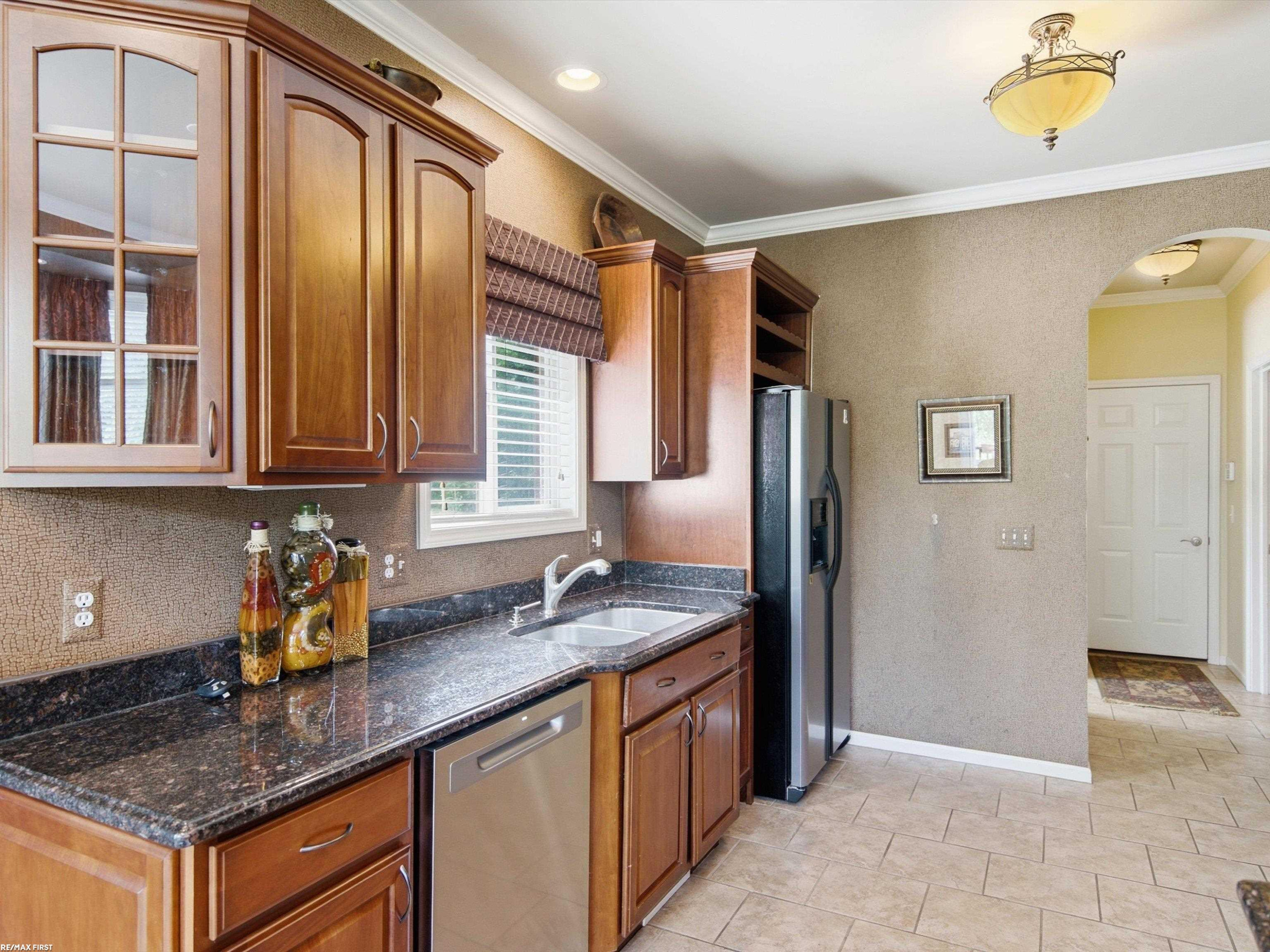 30161 Trailwood Drive, Warren, MI 48092 — Photo 21