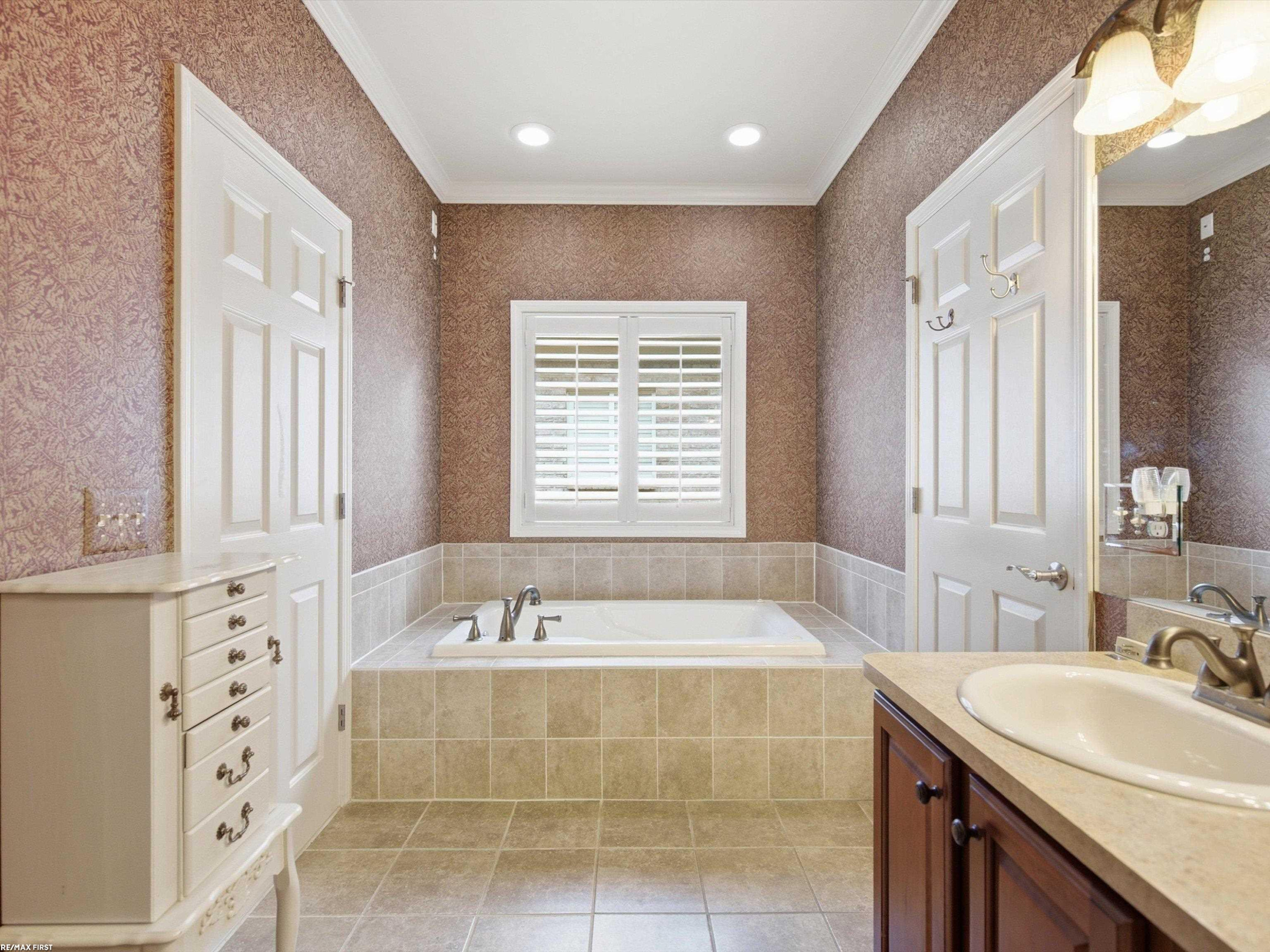 30161 Trailwood Drive, Warren, MI 48092 — Photo 30