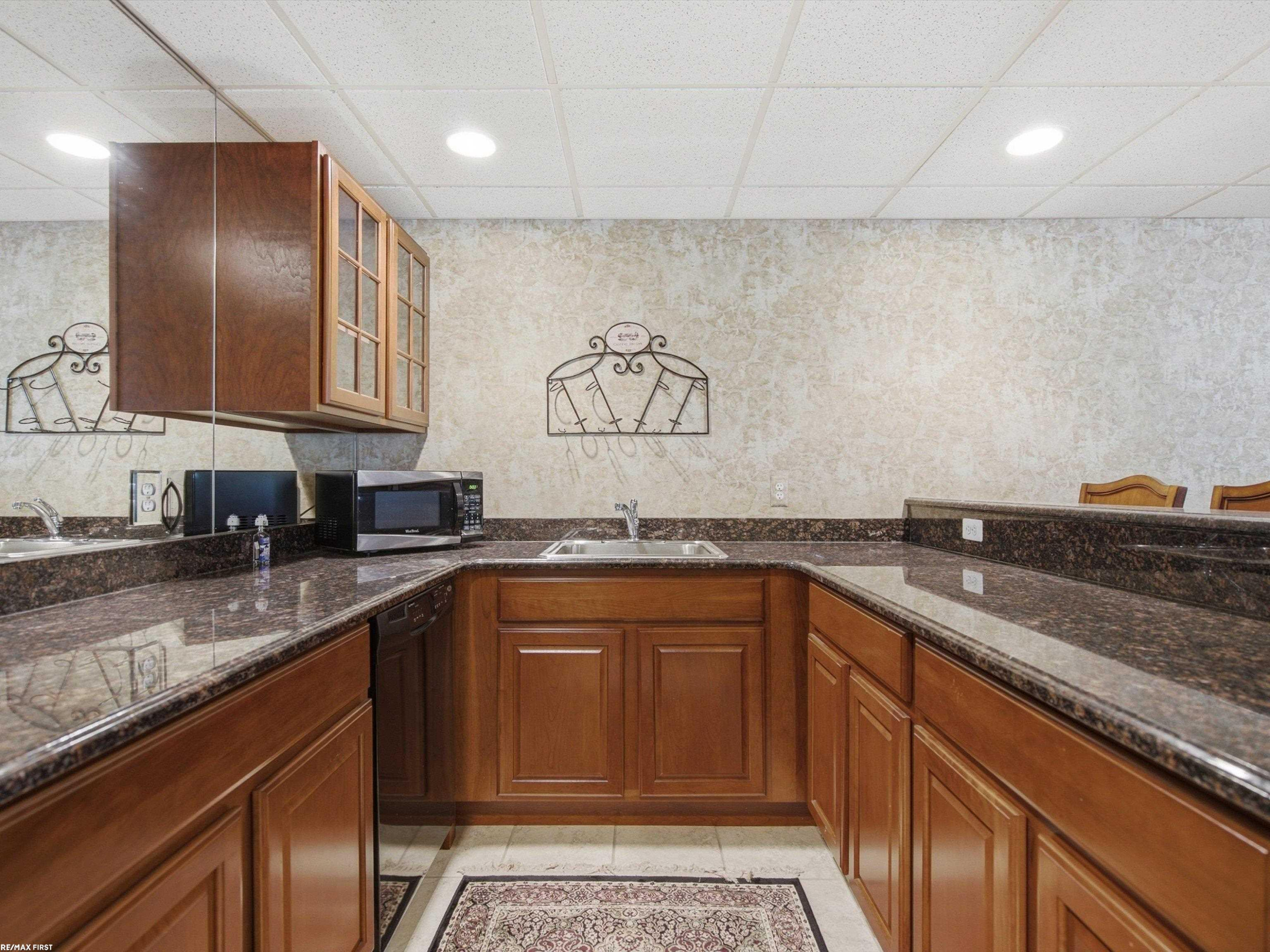 30161 Trailwood Drive, Warren, MI 48092 — Photo 36