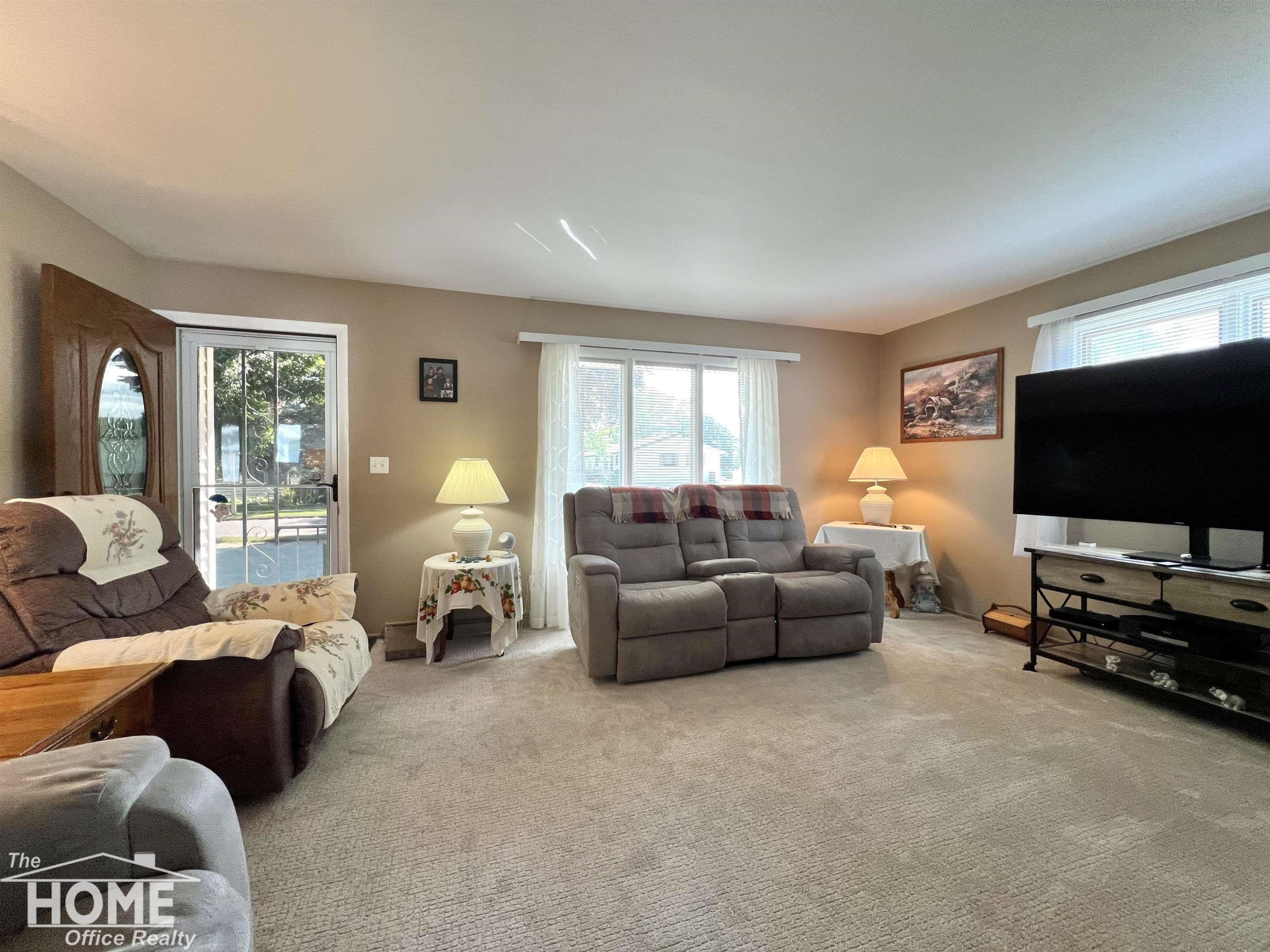 809 Moore Street, Owosso, MI 48867 — Photo 2