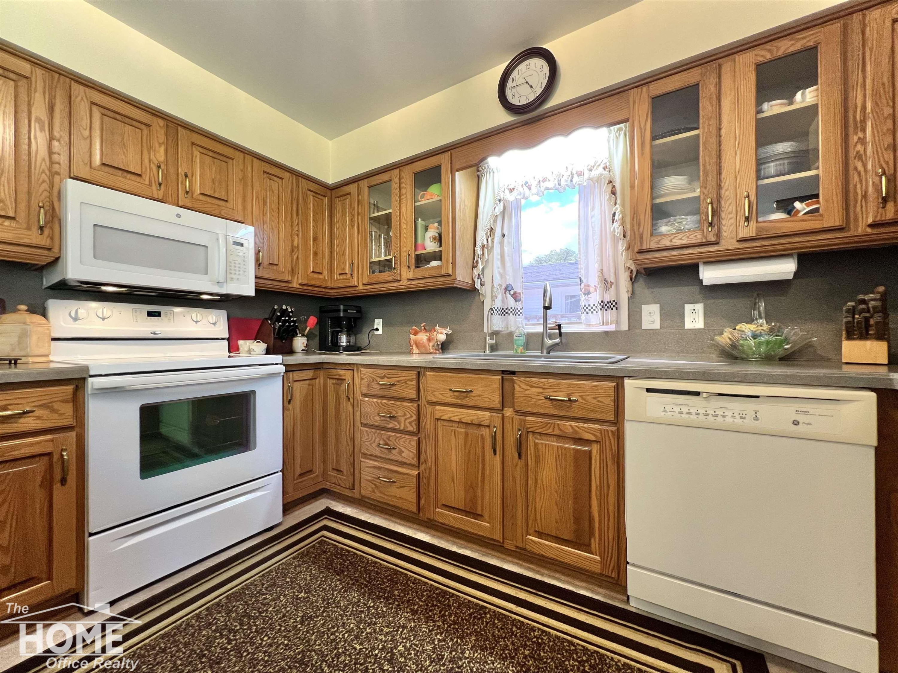 809 Moore Street, Owosso, MI 48867 — Photo 9