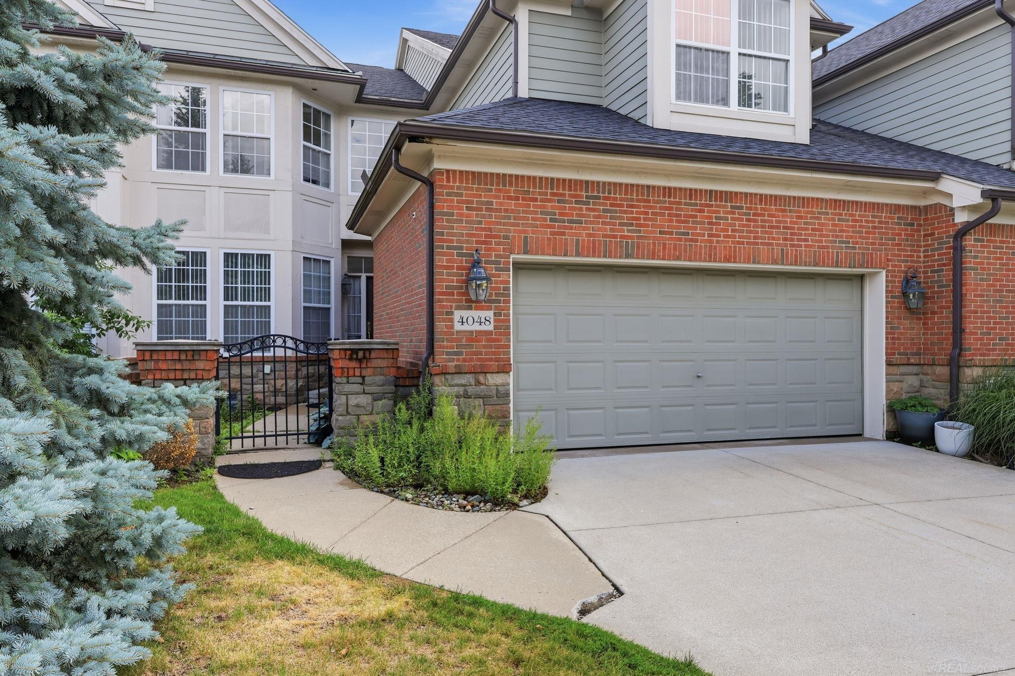 4048 Summerfield Drive, Troy, MI 48085 — front exterior