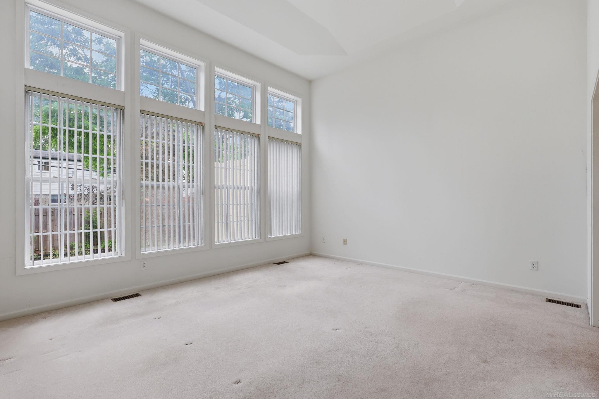 4048 Summerfield Drive, Troy, MI 48085 — Photo 6
