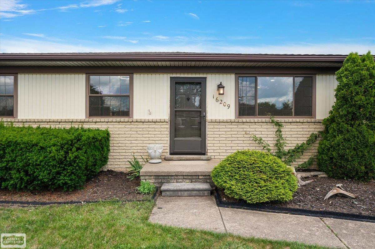 16209 Secretariat Street, Roseville, MI 48066 — Photo 4