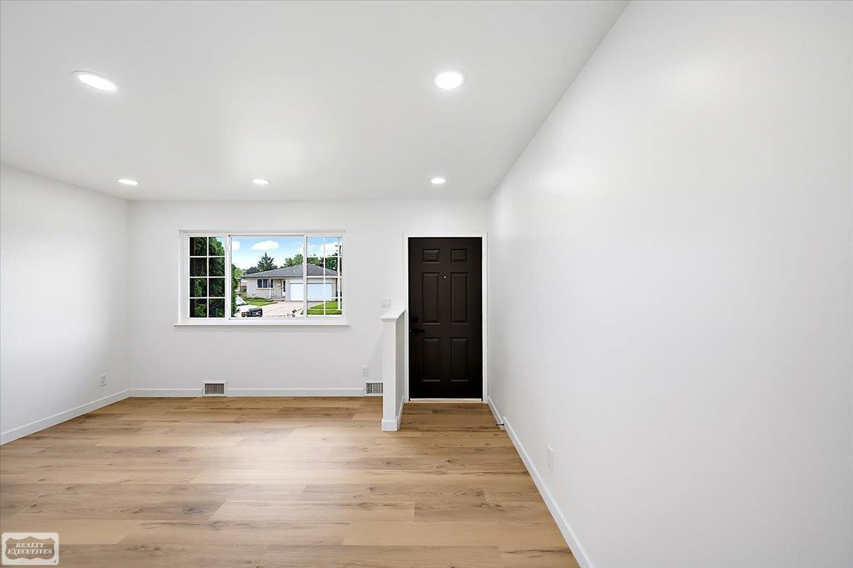16209 Secretariat Street, Roseville, MI 48066 — Photo 6