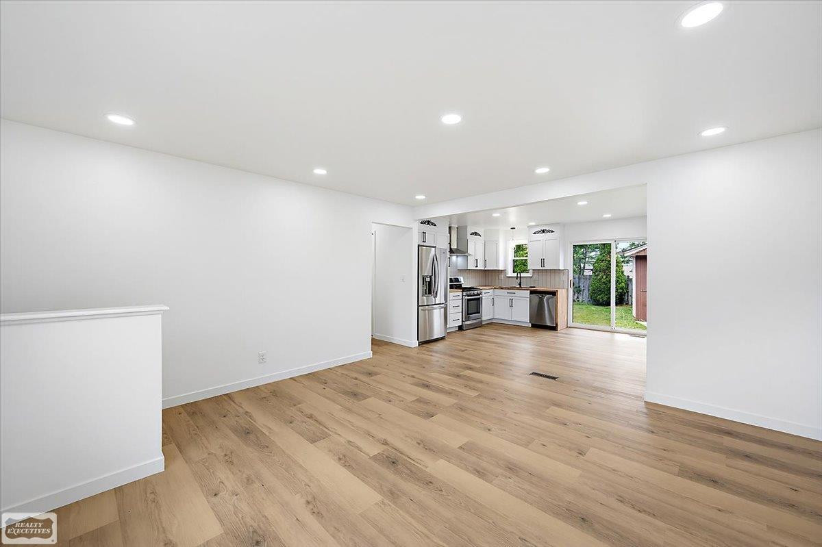 16209 Secretariat Street, Roseville, MI 48066 — Photo 9