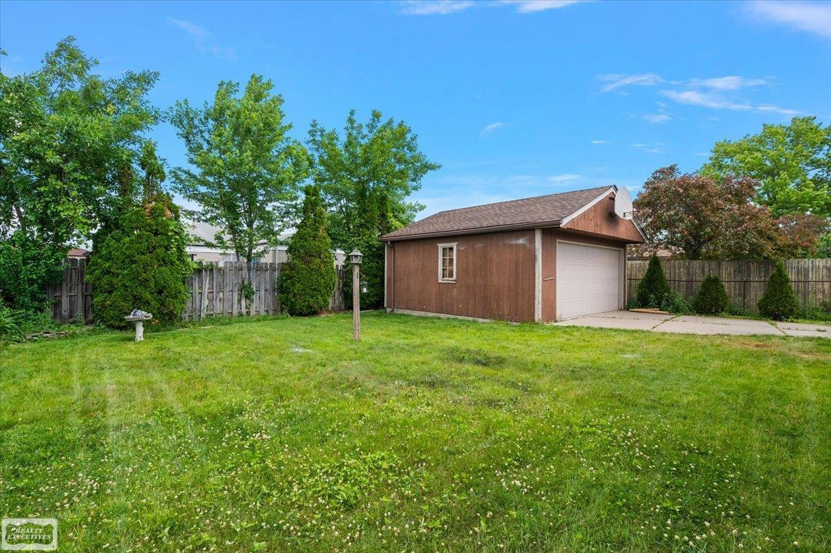 16209 Secretariat Street, Roseville, MI 48066 — Photo 37