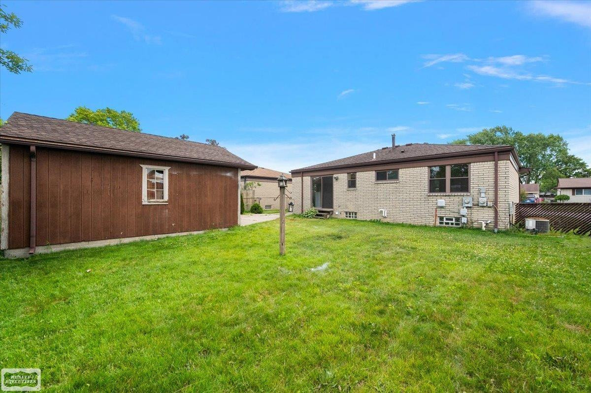 16209 Secretariat Street, Roseville, MI 48066 — Photo 38