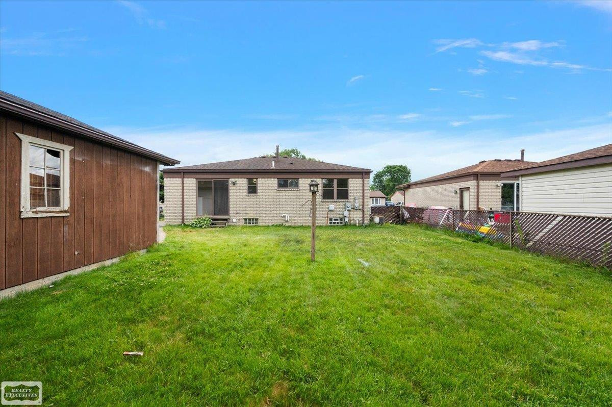 16209 Secretariat Street, Roseville, MI 48066 — Photo 39