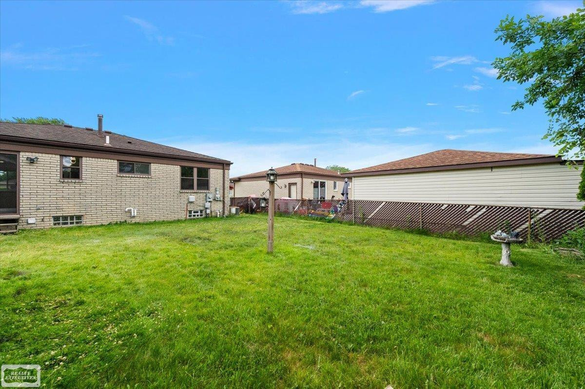 16209 Secretariat Street, Roseville, MI 48066 — Photo 40