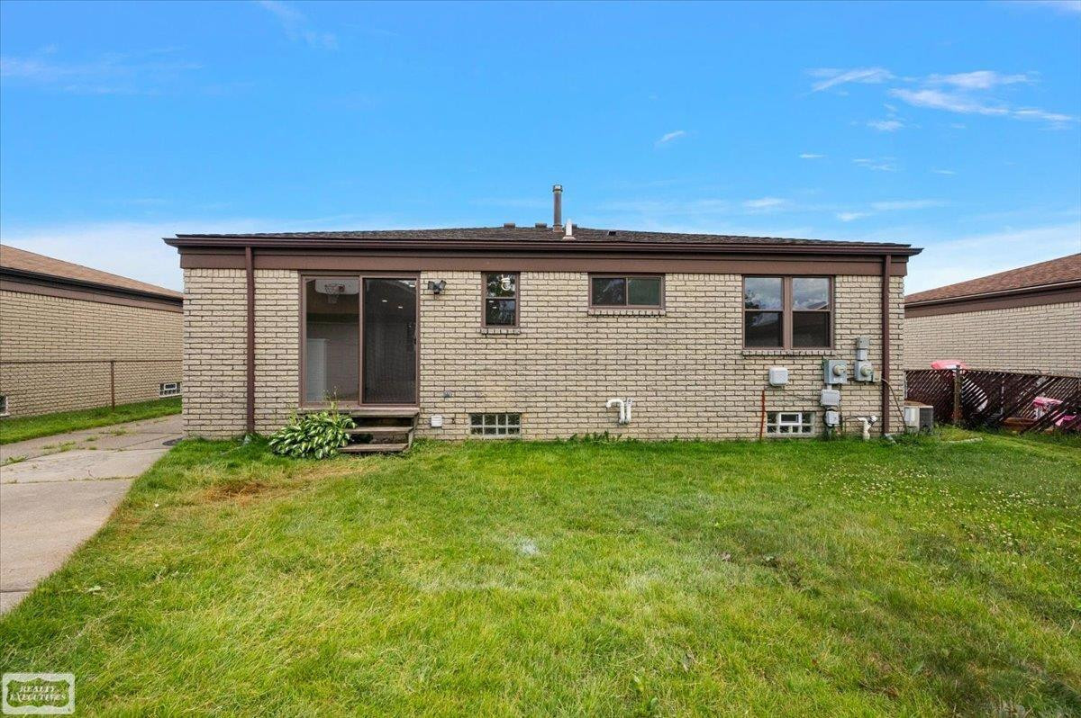 16209 Secretariat Street, Roseville, MI 48066 — Photo 41