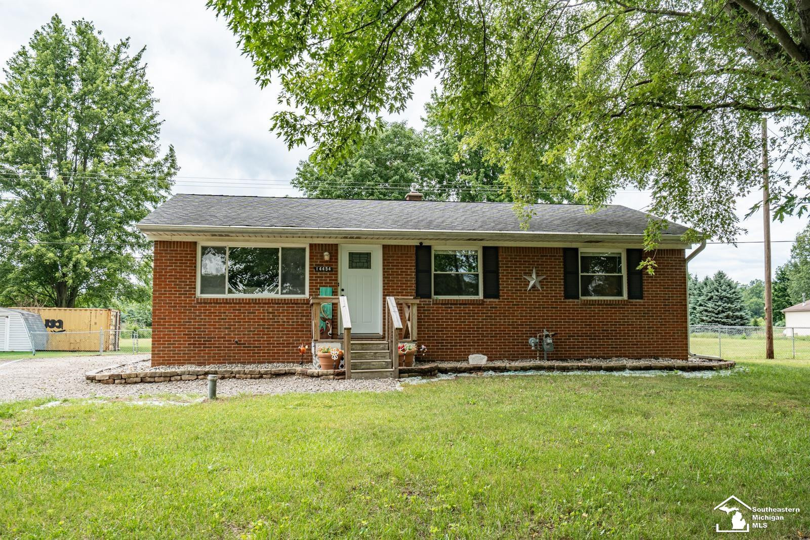 14454 Dixon Road, Dundee, MI 48131